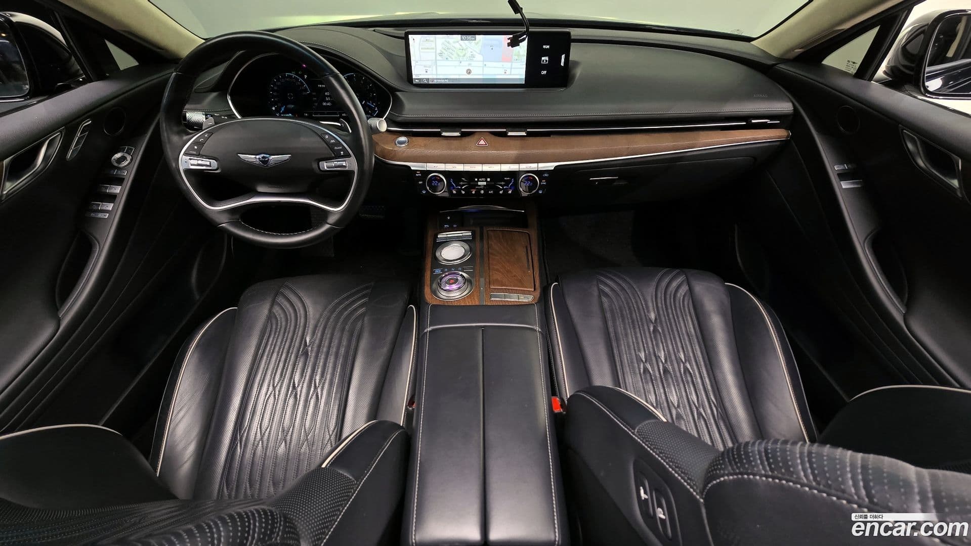 Main__Slider__Photo:G80 Genesis 2020.4-6