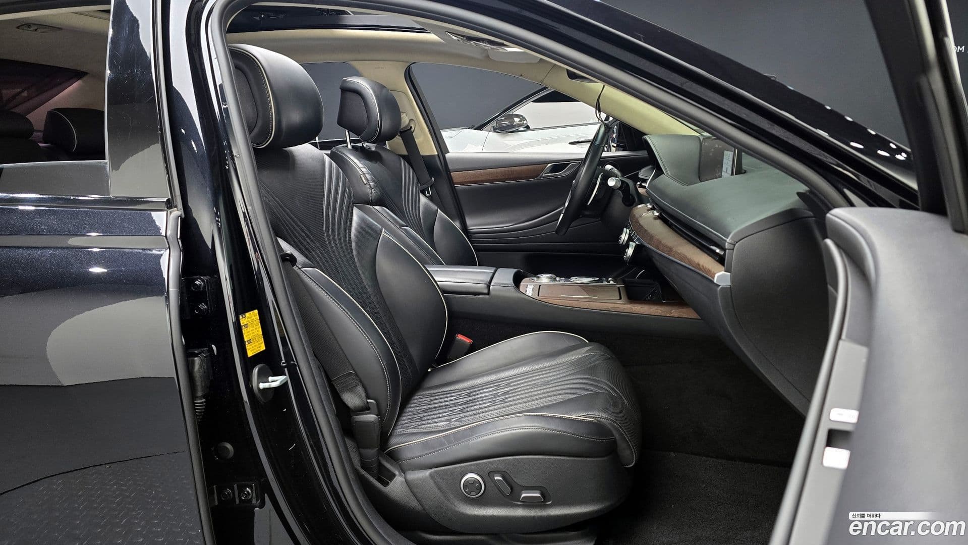 Main__Slider__Photo:G80 Genesis 2020.4-9