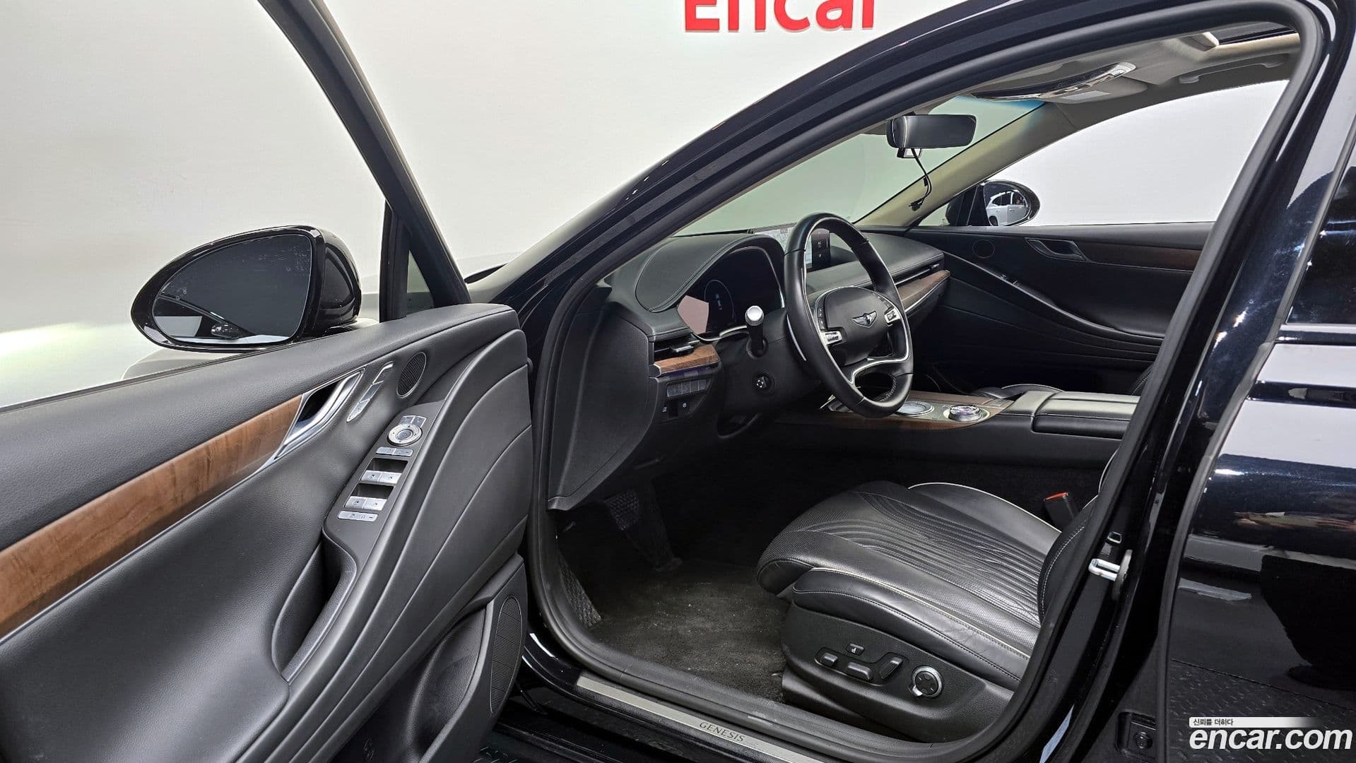 Main__Slider__Photo:G80 Genesis 2020.4-10