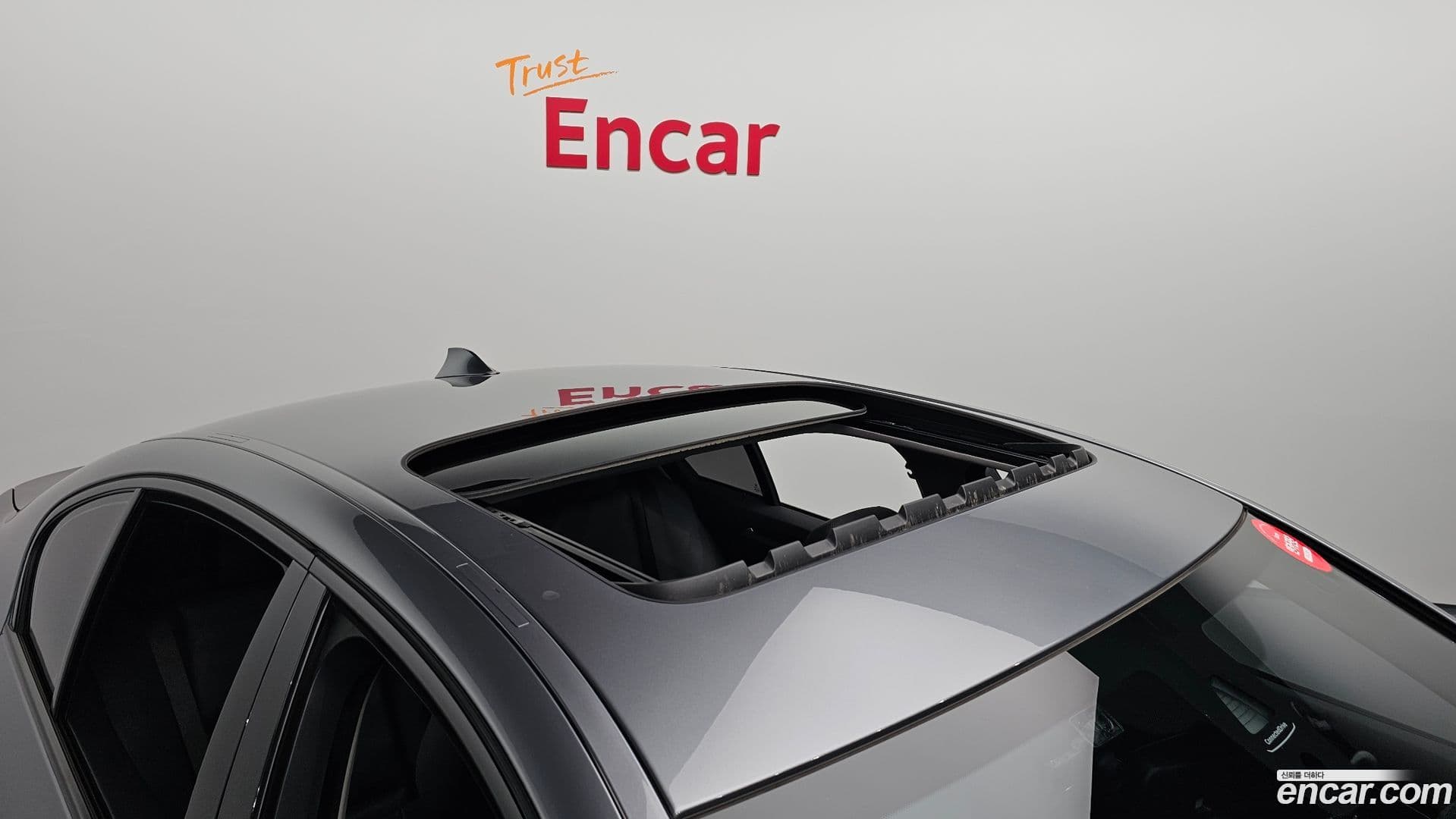 Main__Slider__Photo:5-Series BMW 2016.1-19