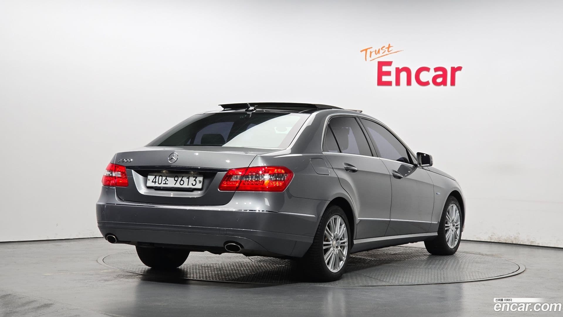 Main__Slider__Photo:E-Class Mercedes-Benz 2012.7-1