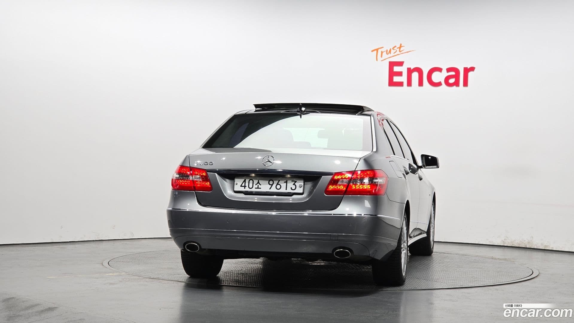 Main__Slider__Photo:E-Class Mercedes-Benz 2012.7-3