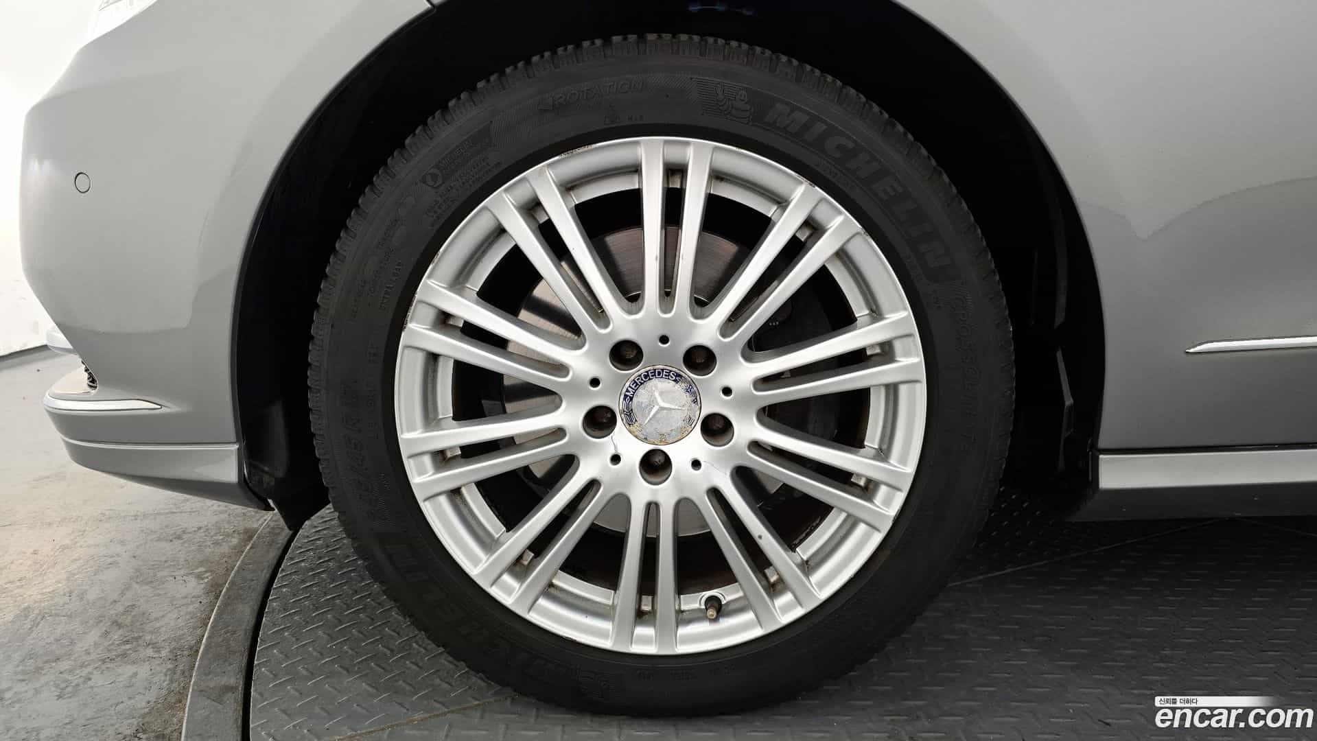 E-Class Mercedes-Benz 2012.7-OUTER-005