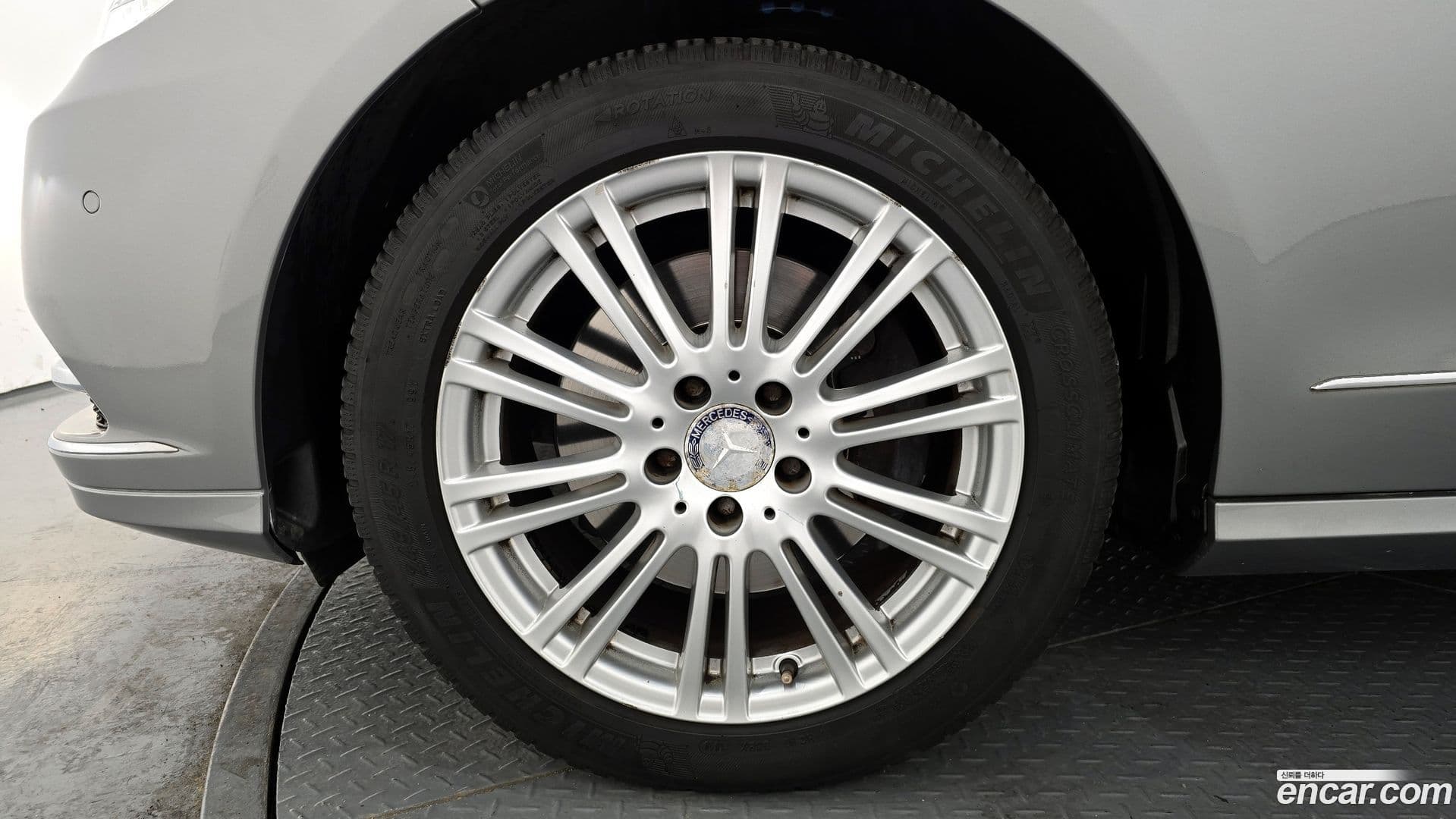 Main__Slider__Photo:E-Class Mercedes-Benz 2012.7-4