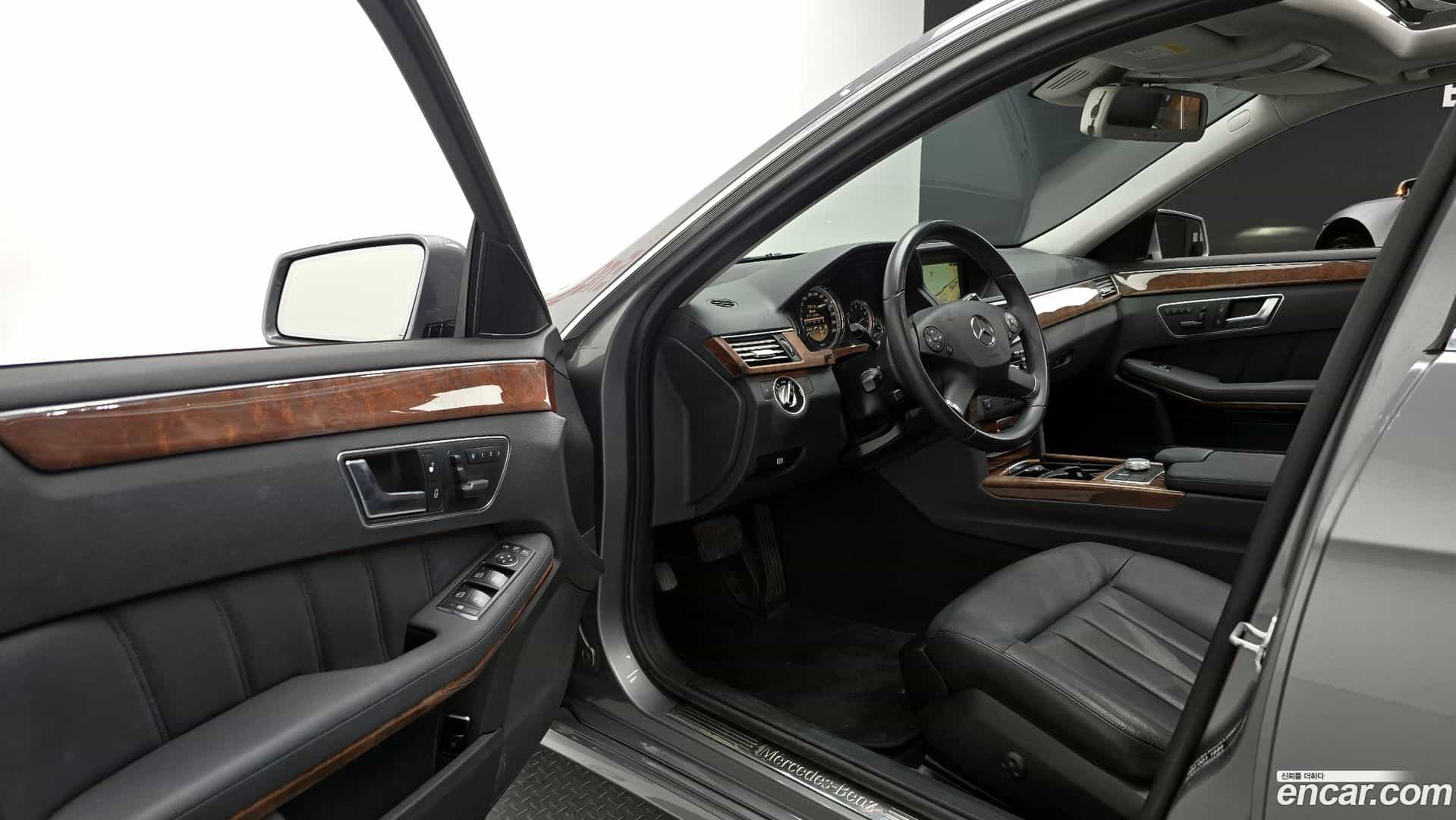 E-Class Mercedes-Benz 2012.7-OPTION-015