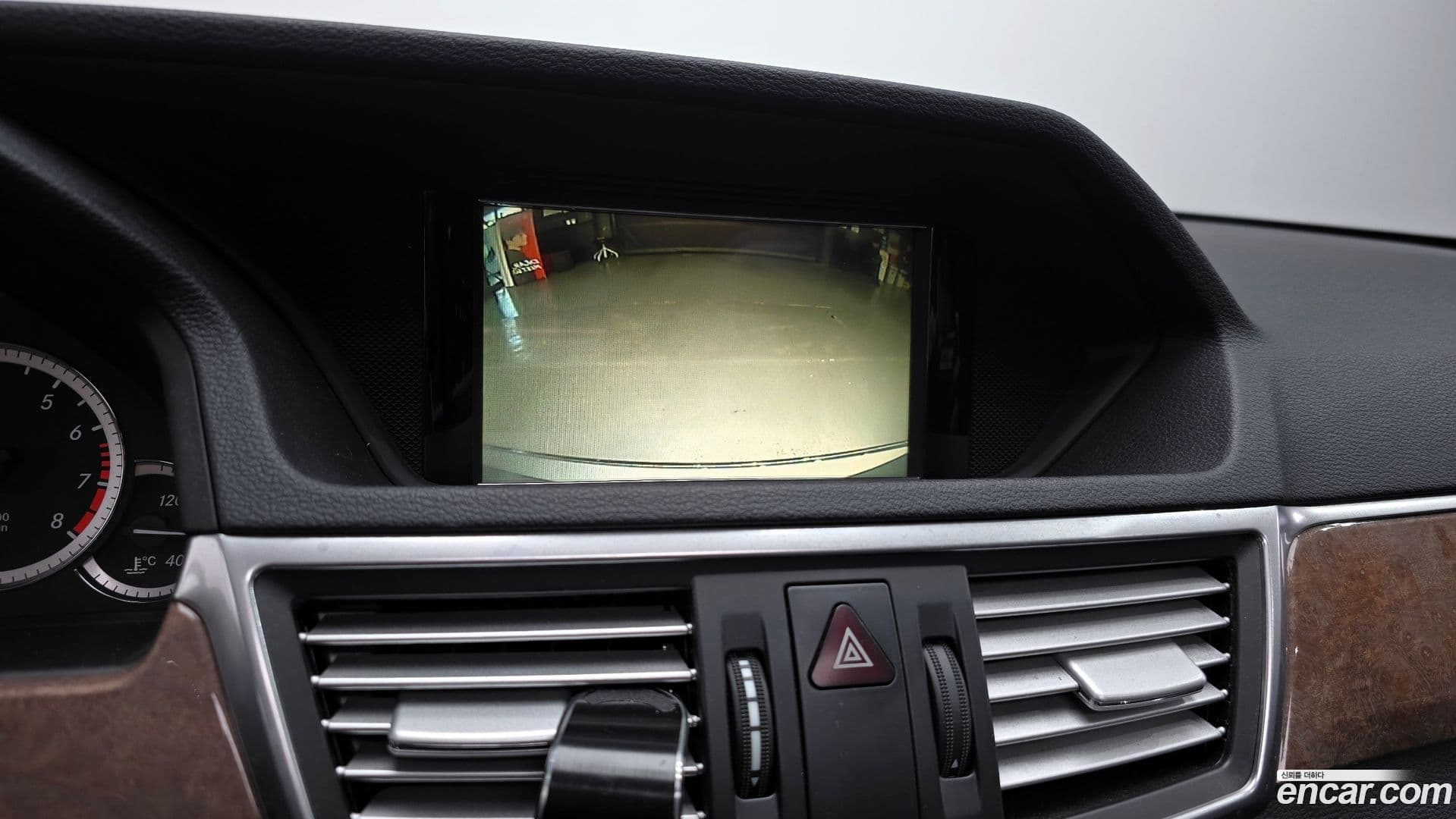 Main__Slider__Photo:E-Class Mercedes-Benz 2012.7-14