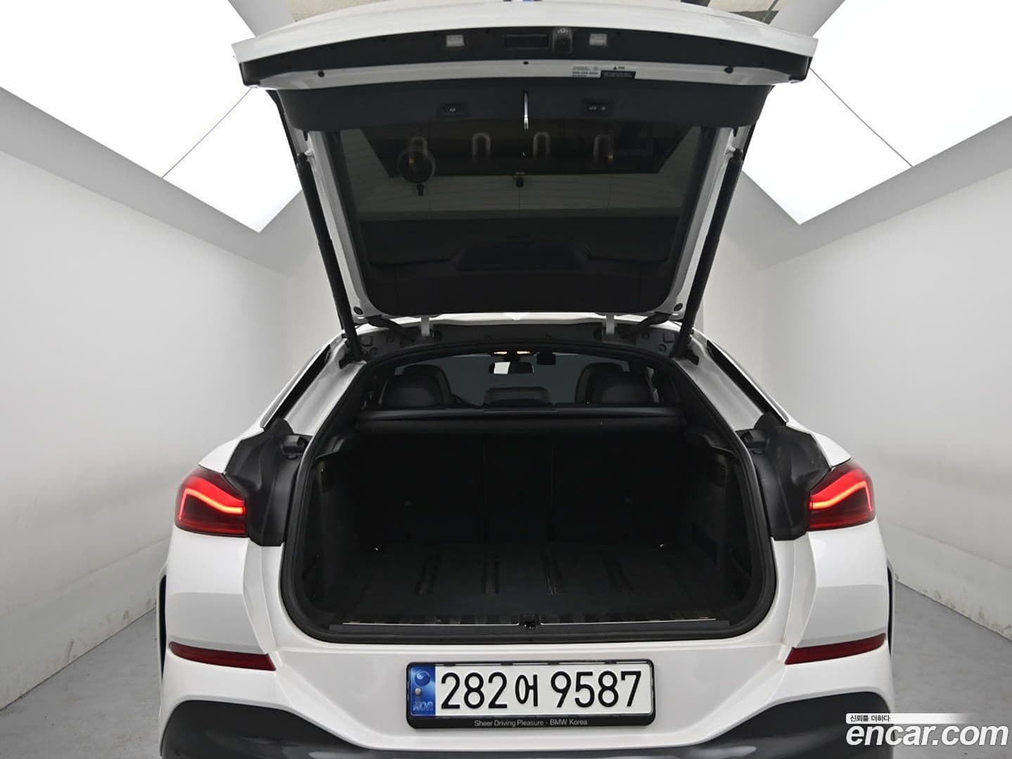 Main__Slider__Photo:X6 BMW 2023.4-19