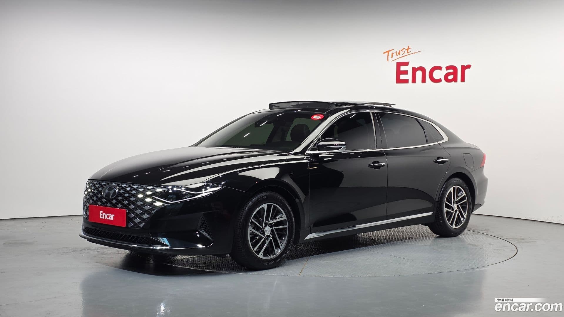 Main__Slider__Photo:Grandeur Hyundai 2021.1-0