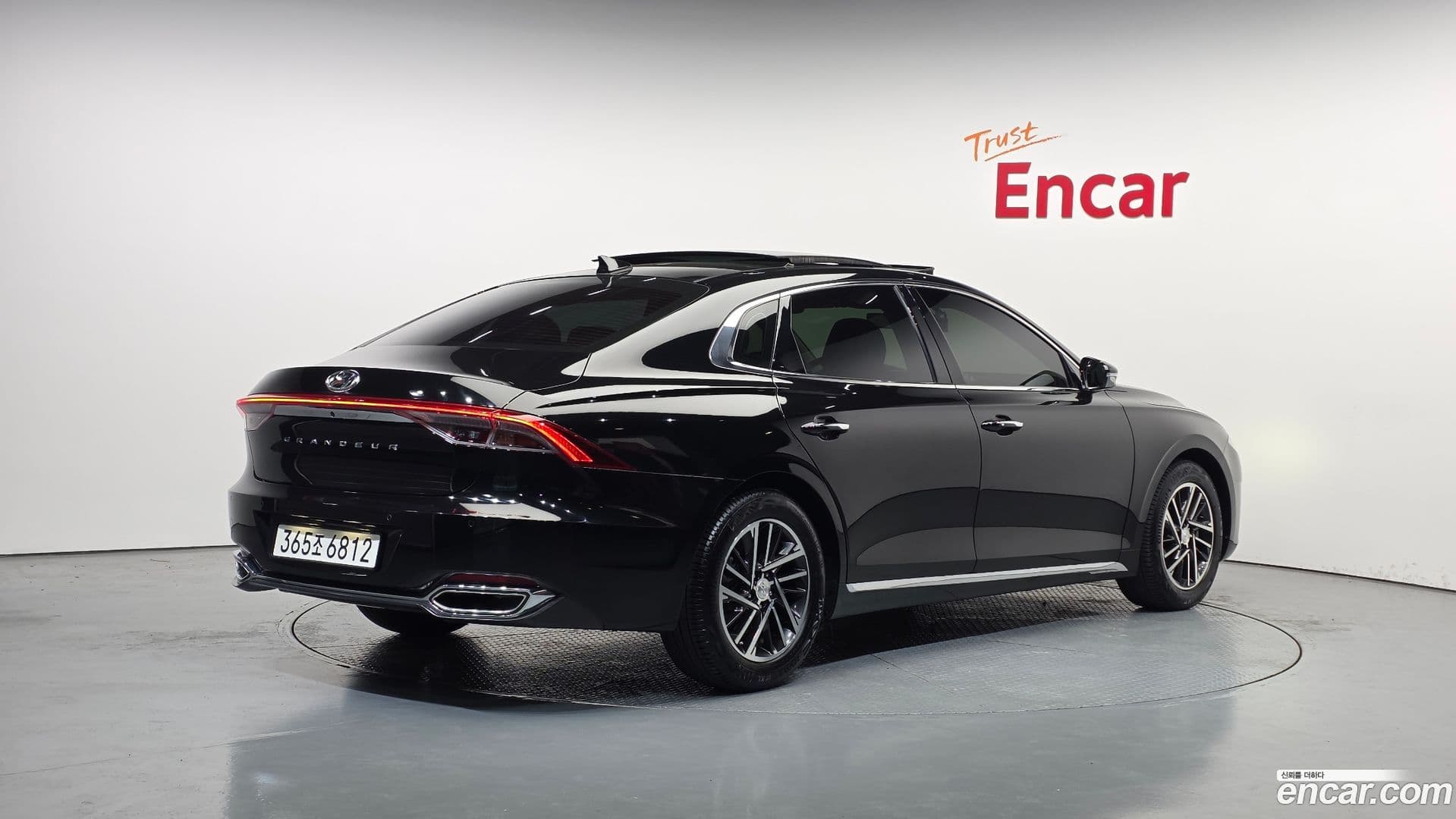 Main__Slider__Photo:Grandeur Hyundai 2021.1-1