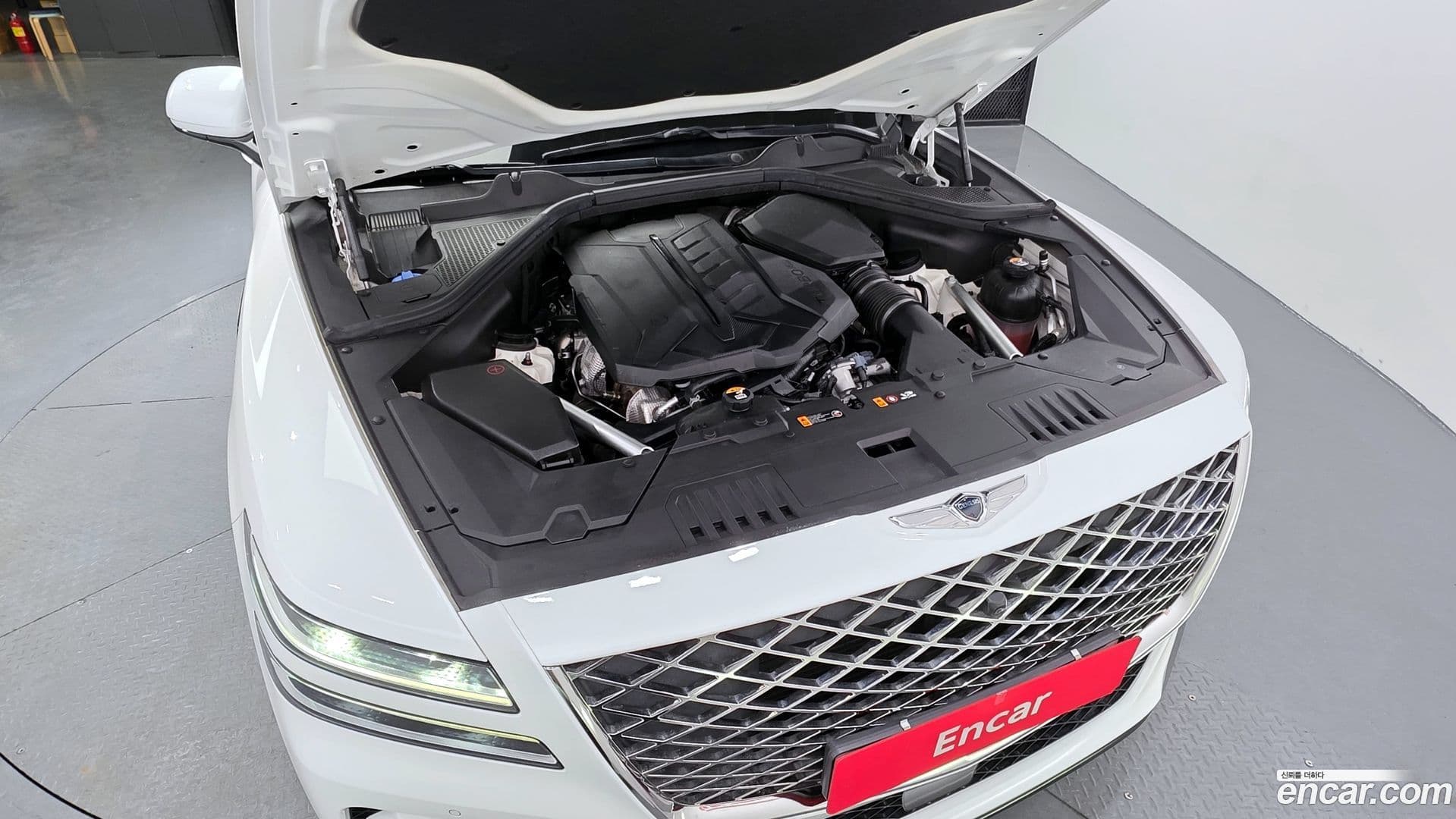 Main__Slider__Photo:GV80 Genesis 2022.3-5