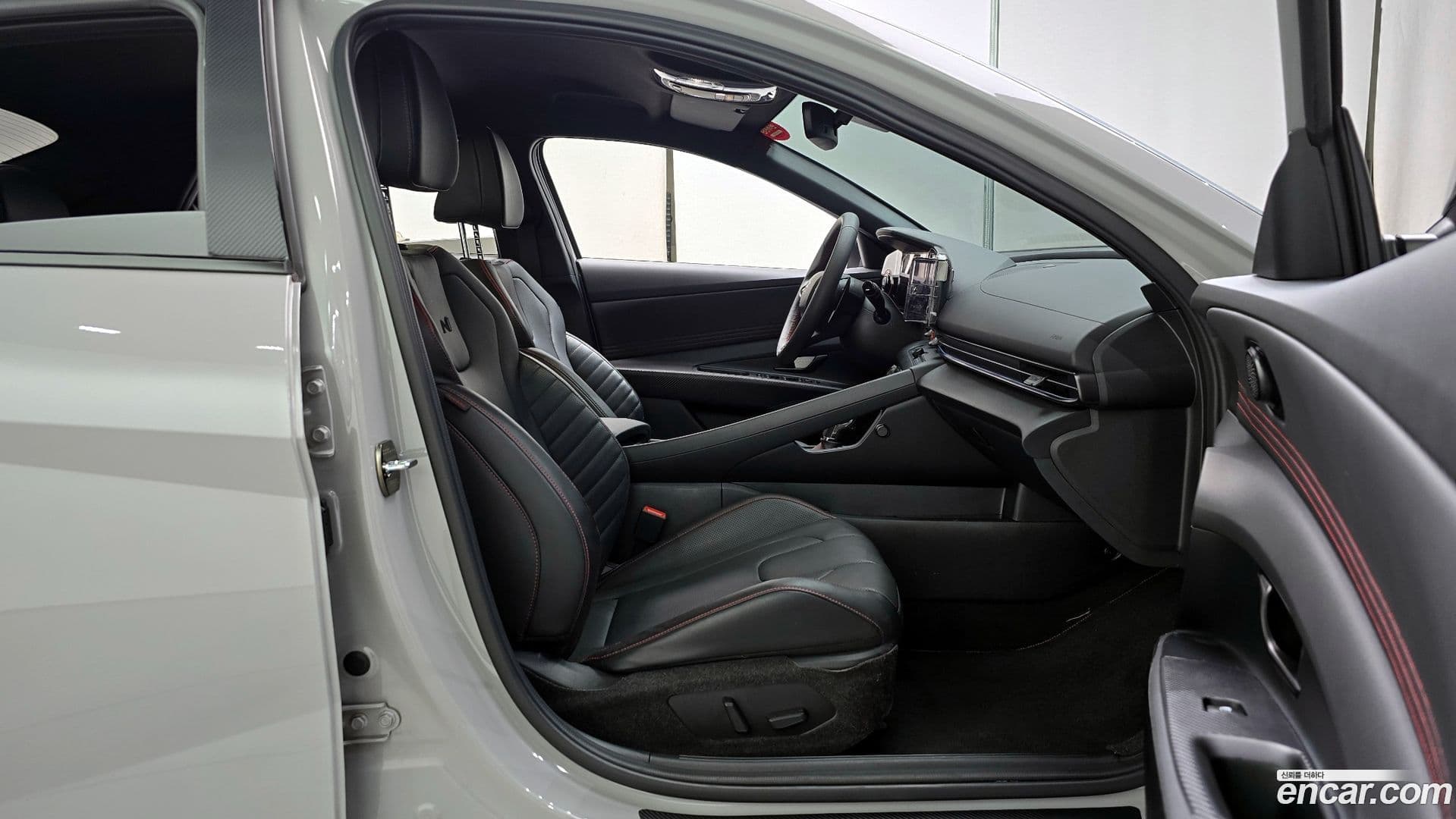 Main__Slider__Photo:AVANTE Hyundai 2025.2-9