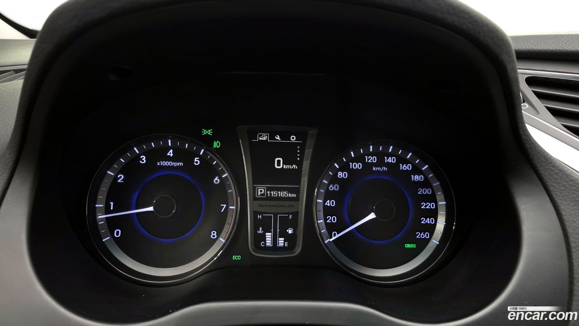 Main__Slider__Photo:Grandeur Hyundai 2015.10-7