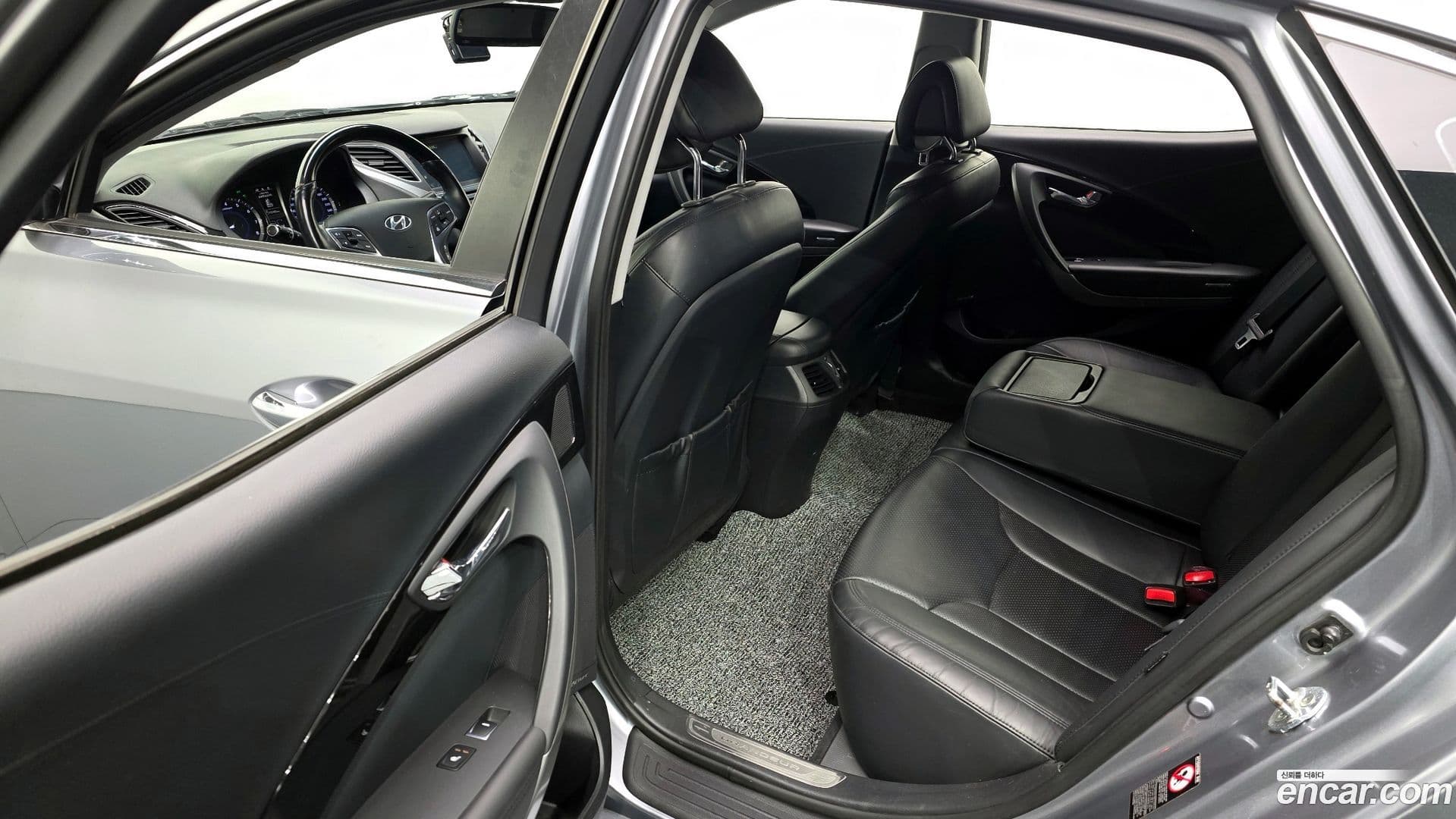 Main__Slider__Photo:Grandeur Hyundai 2015.10-10