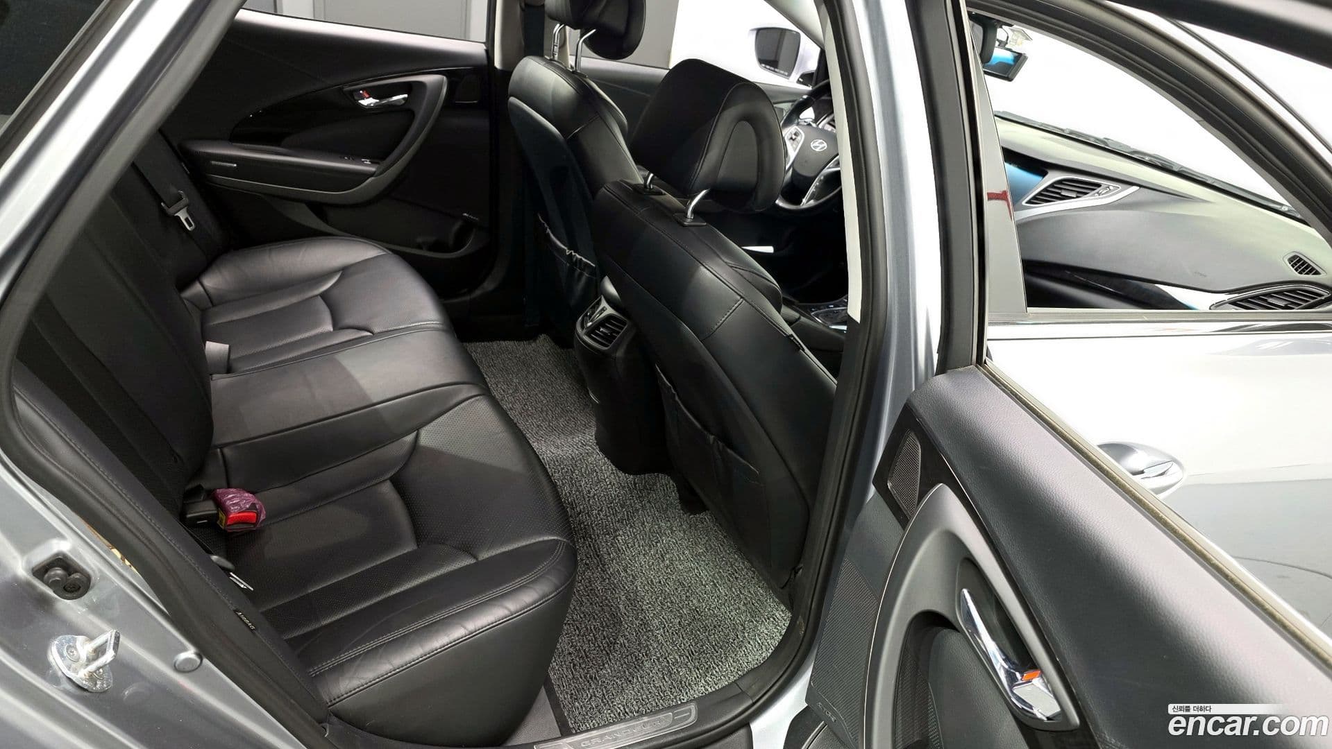 Main__Slider__Photo:Grandeur Hyundai 2015.10-11