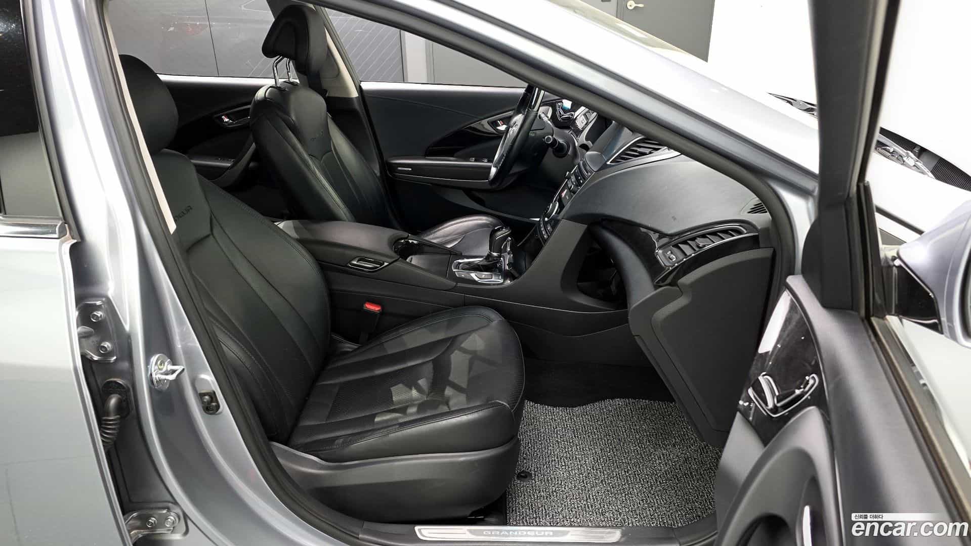 Grandeur Hyundai 2015.10-OPTION-017