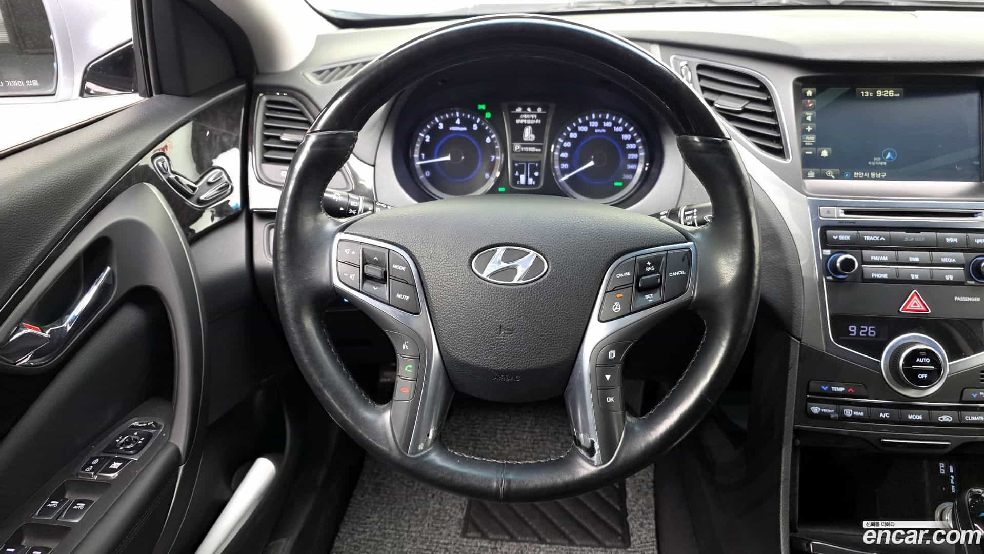 Grandeur Hyundai 2015.10-OPTION-019