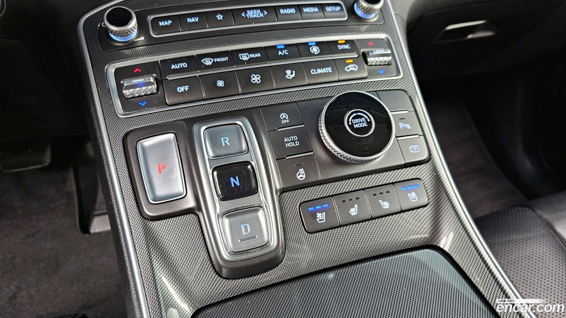 Main__Slider__Photo:Santafe Hyundai 2020.6-8