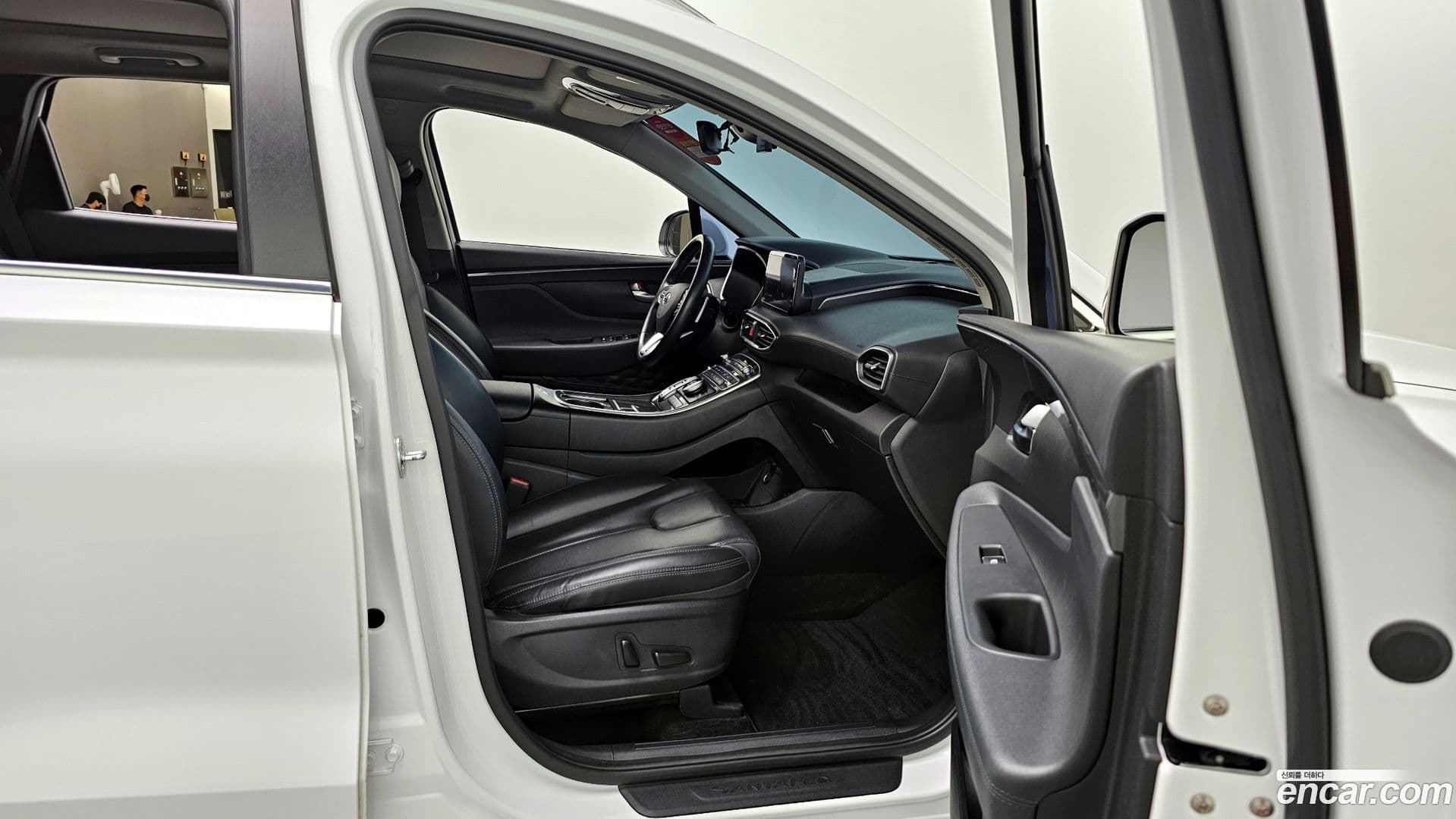 Main__Slider__Photo:Santafe Hyundai 2020.6-10