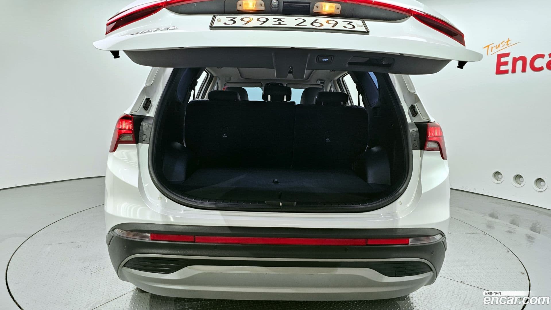 Main__Slider__Photo:Santafe Hyundai 2020.6-19