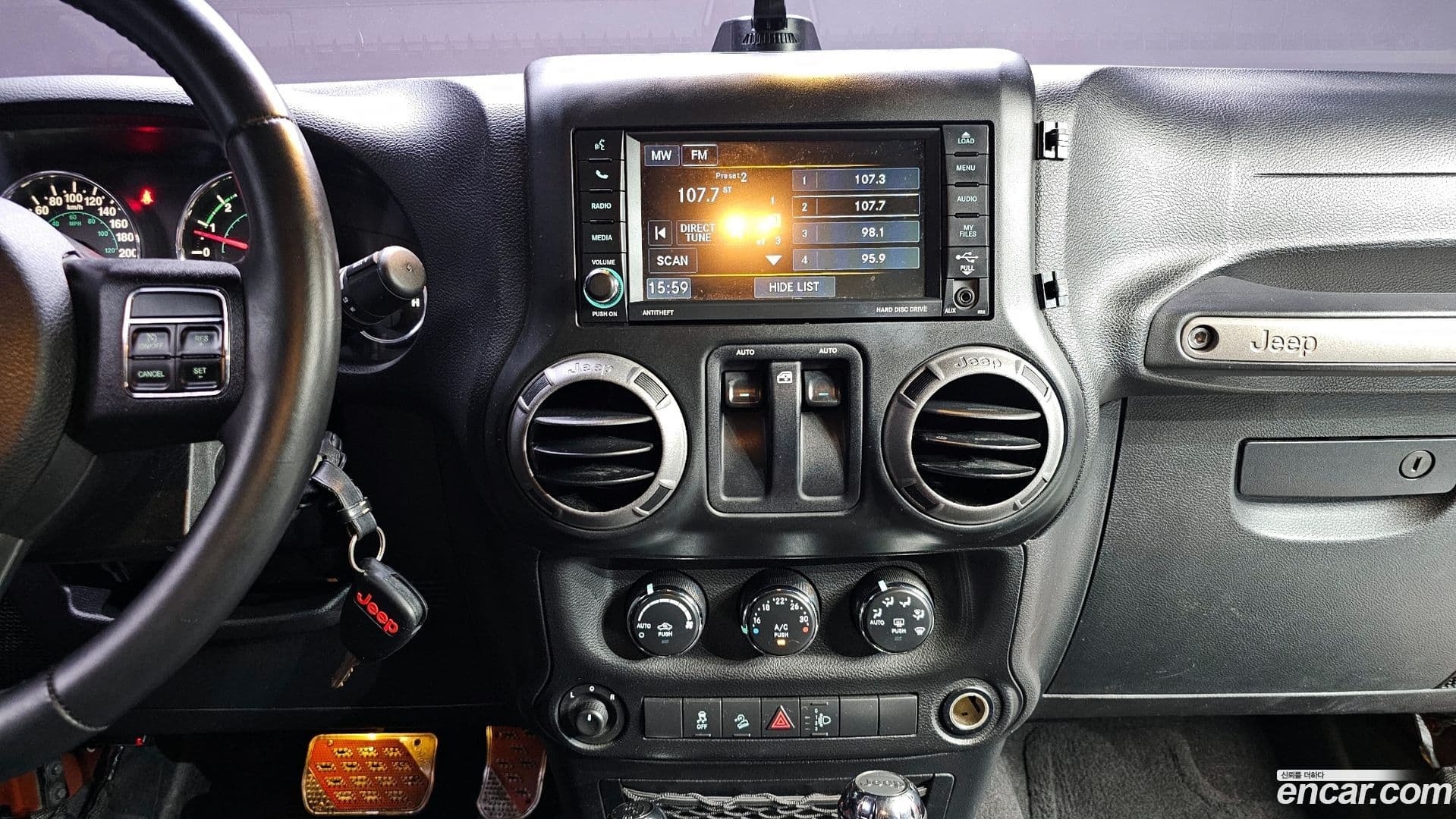 Main__Slider__Photo:Wrangler Jeep 2014.6-12