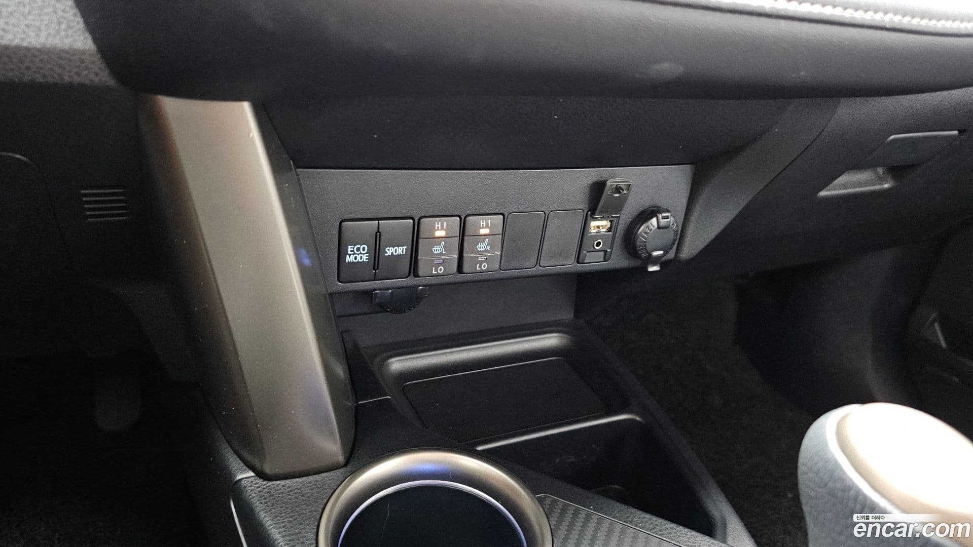 Main__Slider__Photo:RAV4 Toyota 2014.4-17