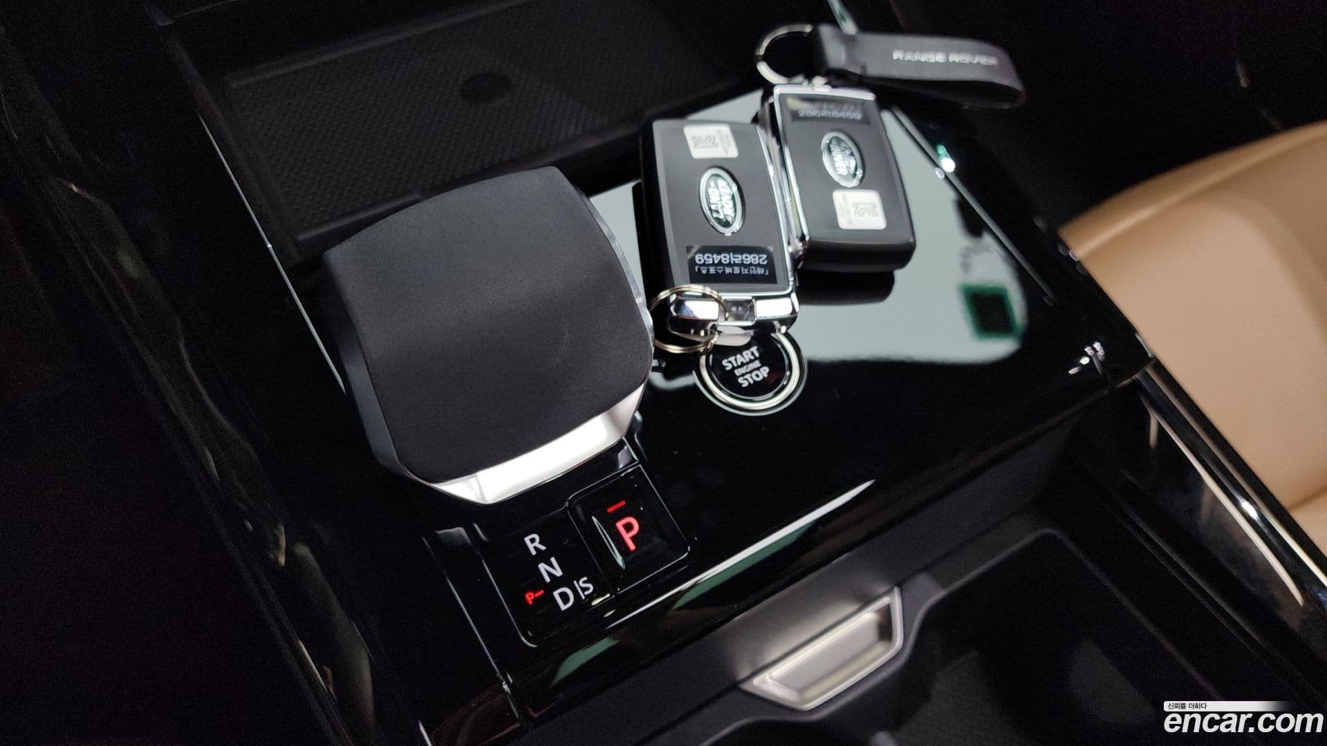 Main__Slider__Photo:Range Rover Sport Land Rover 2025.2-8