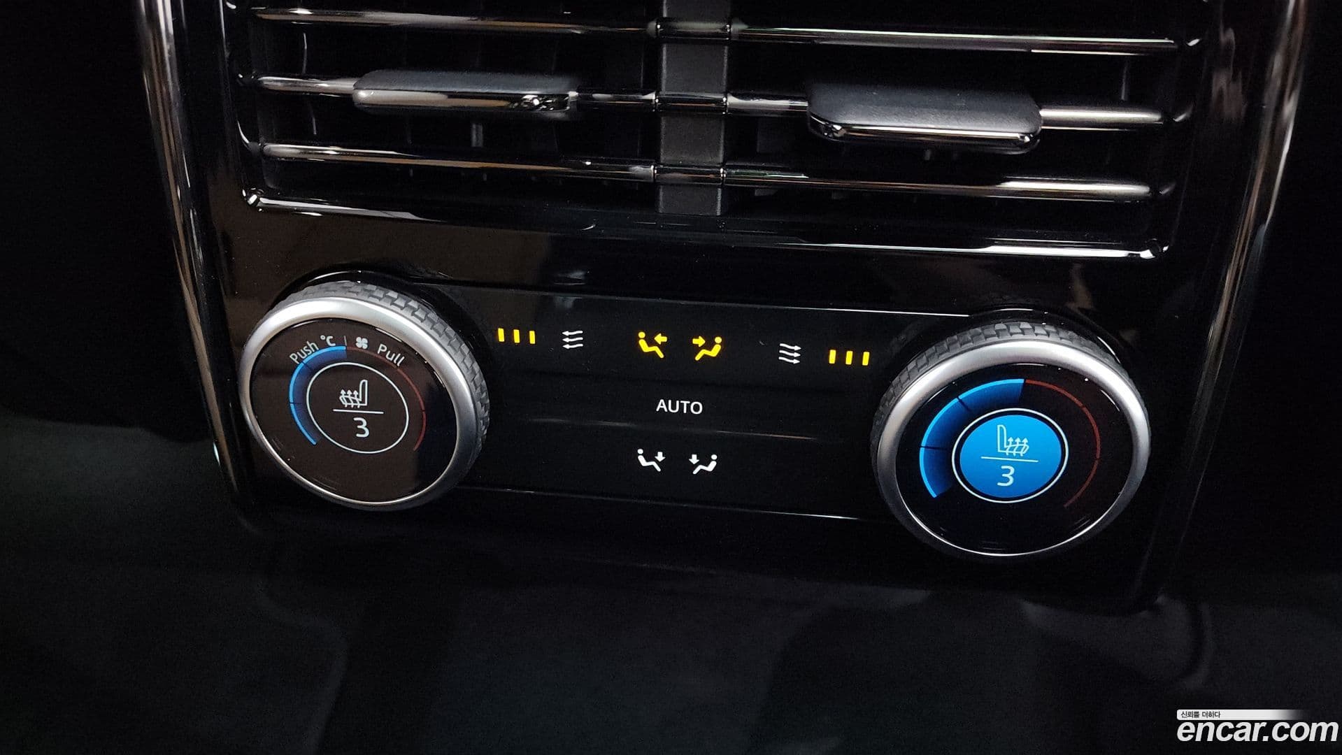 Main__Slider__Photo:Range Rover Sport Land Rover 2025.2-17