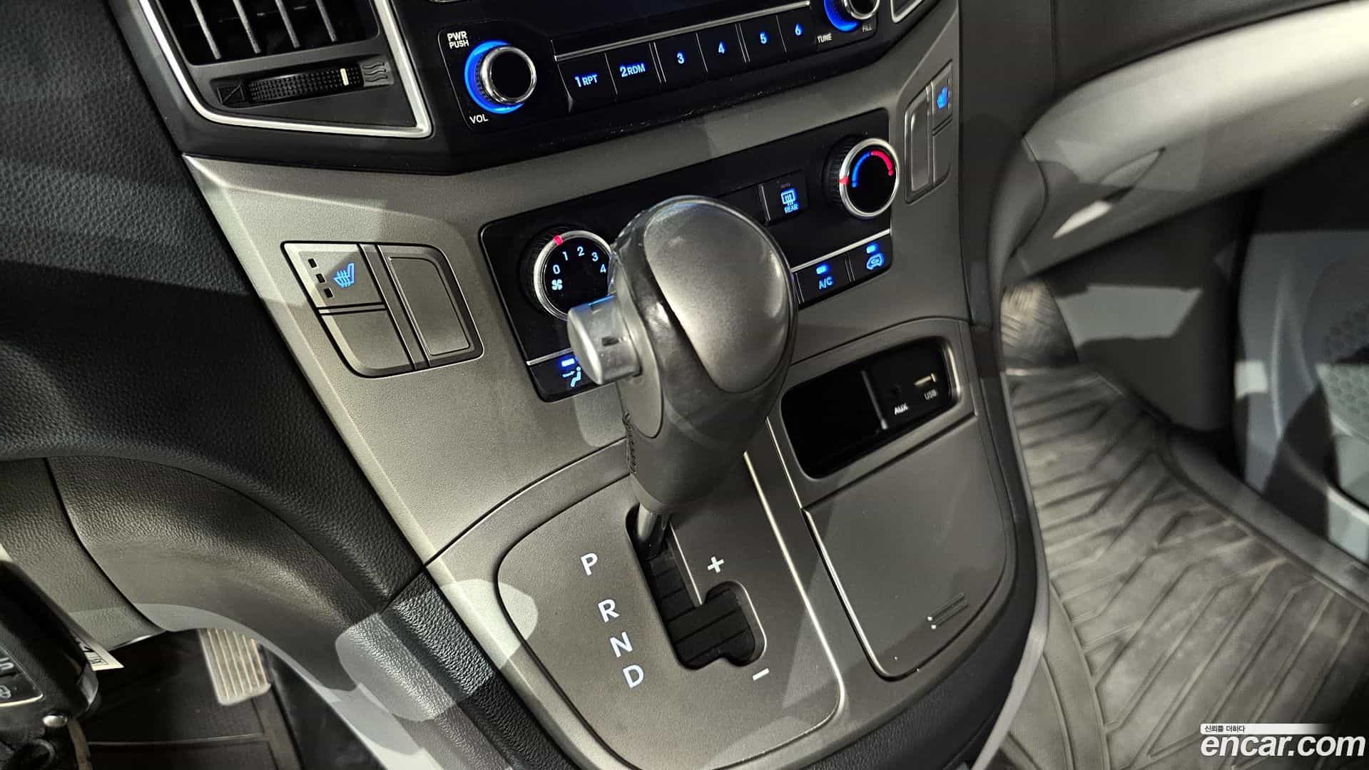 Starex Hyundai 2019.6-INNER-009