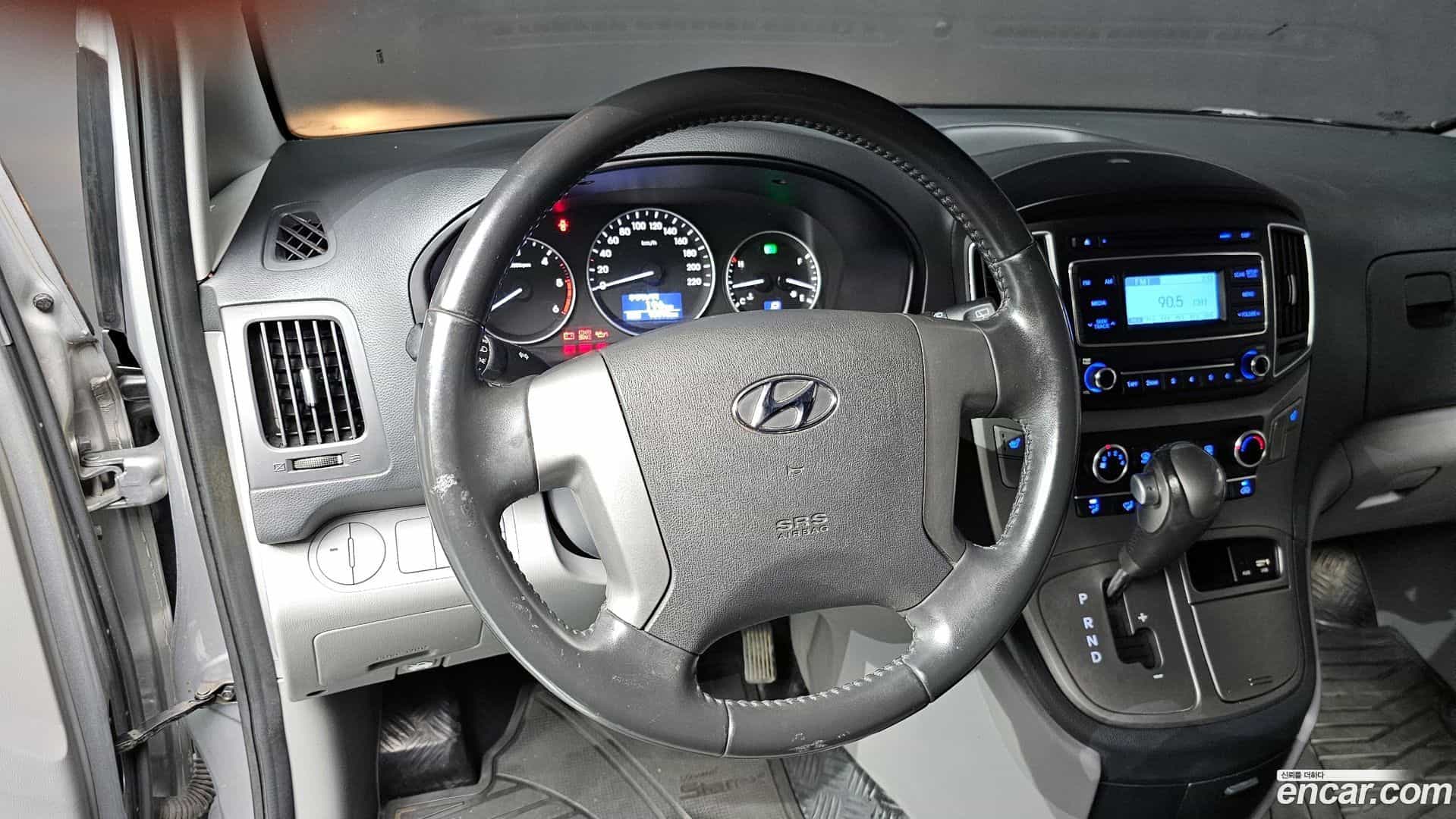 Starex Hyundai 2019.6-OPTION-017