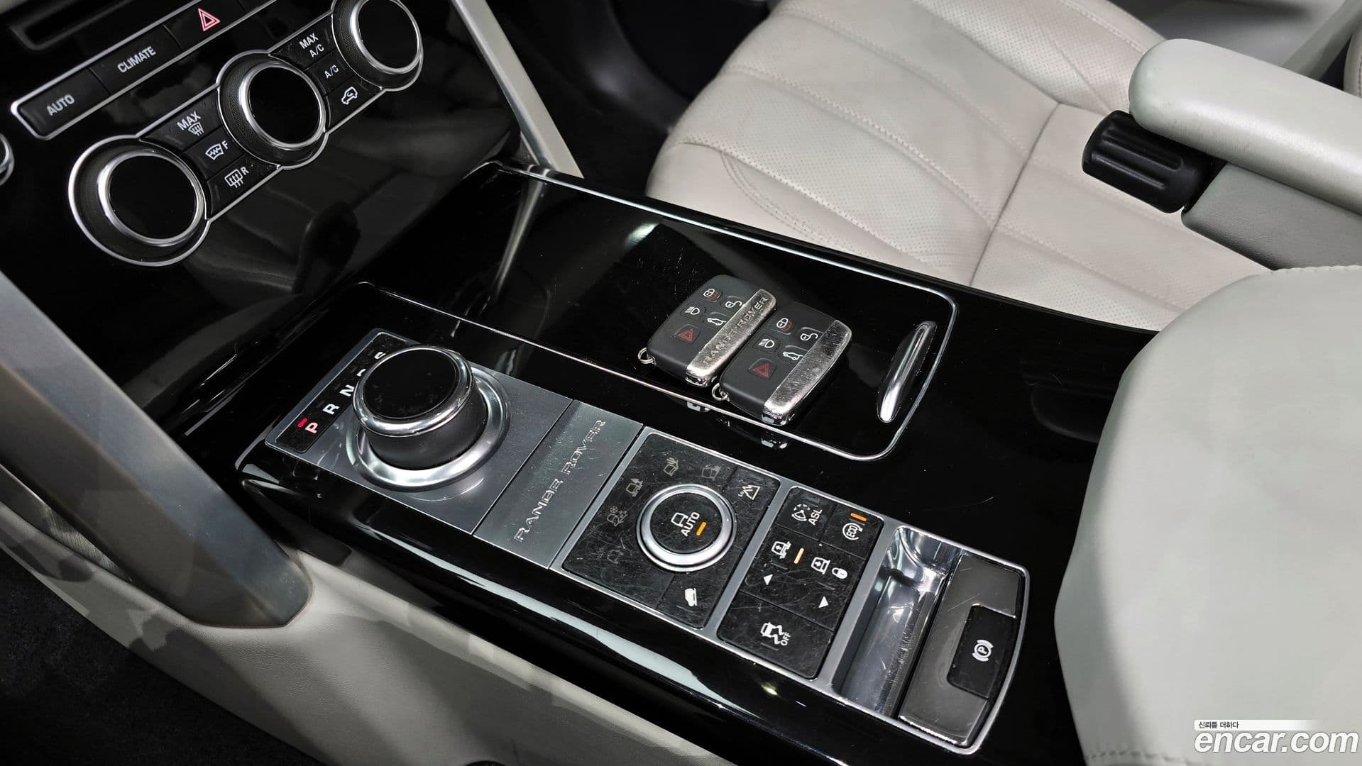 Main__Slider__Photo:Range Rover Land Rover 2013.8-8