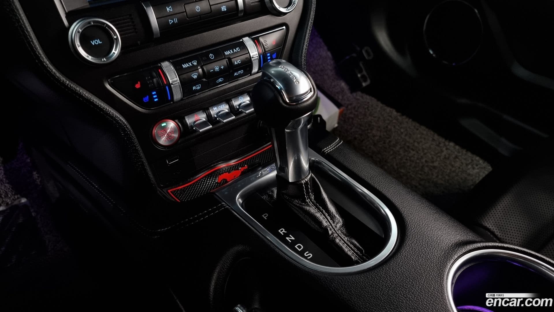 Main__Slider__Photo:Mustang Ford 2021.11-8