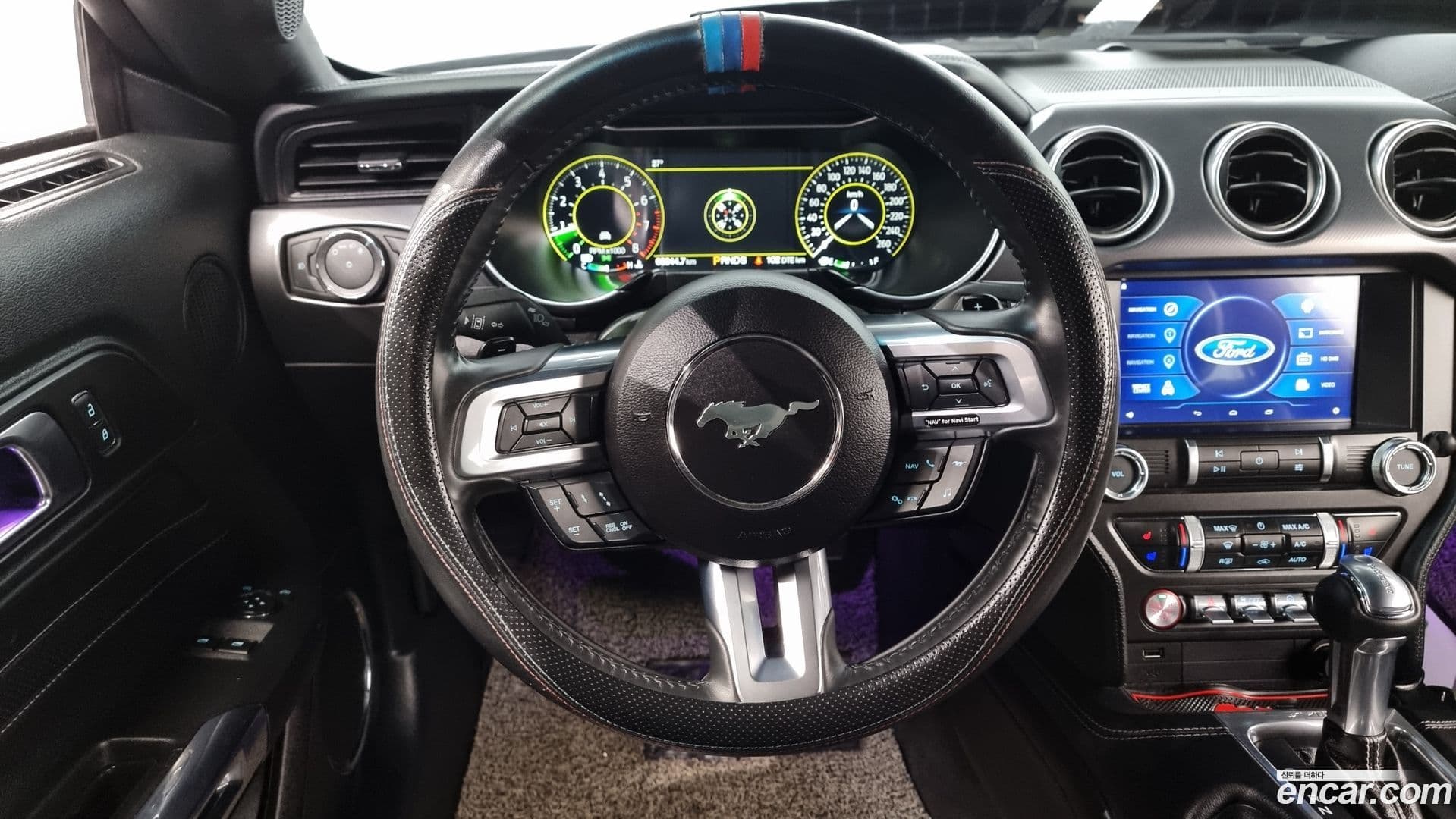 Main__Slider__Photo:Mustang Ford 2021.11-12