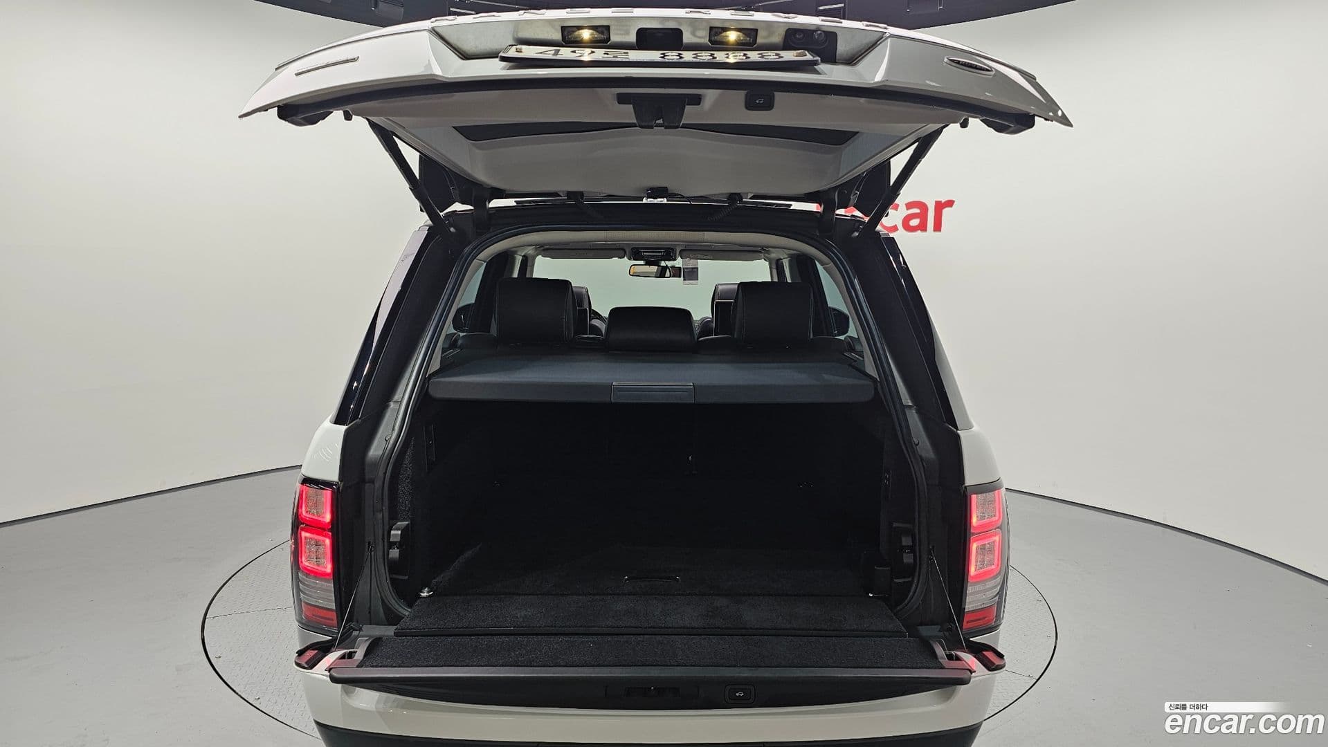 Main__Slider__Photo:Range Rover Land Rover 2016.11-19