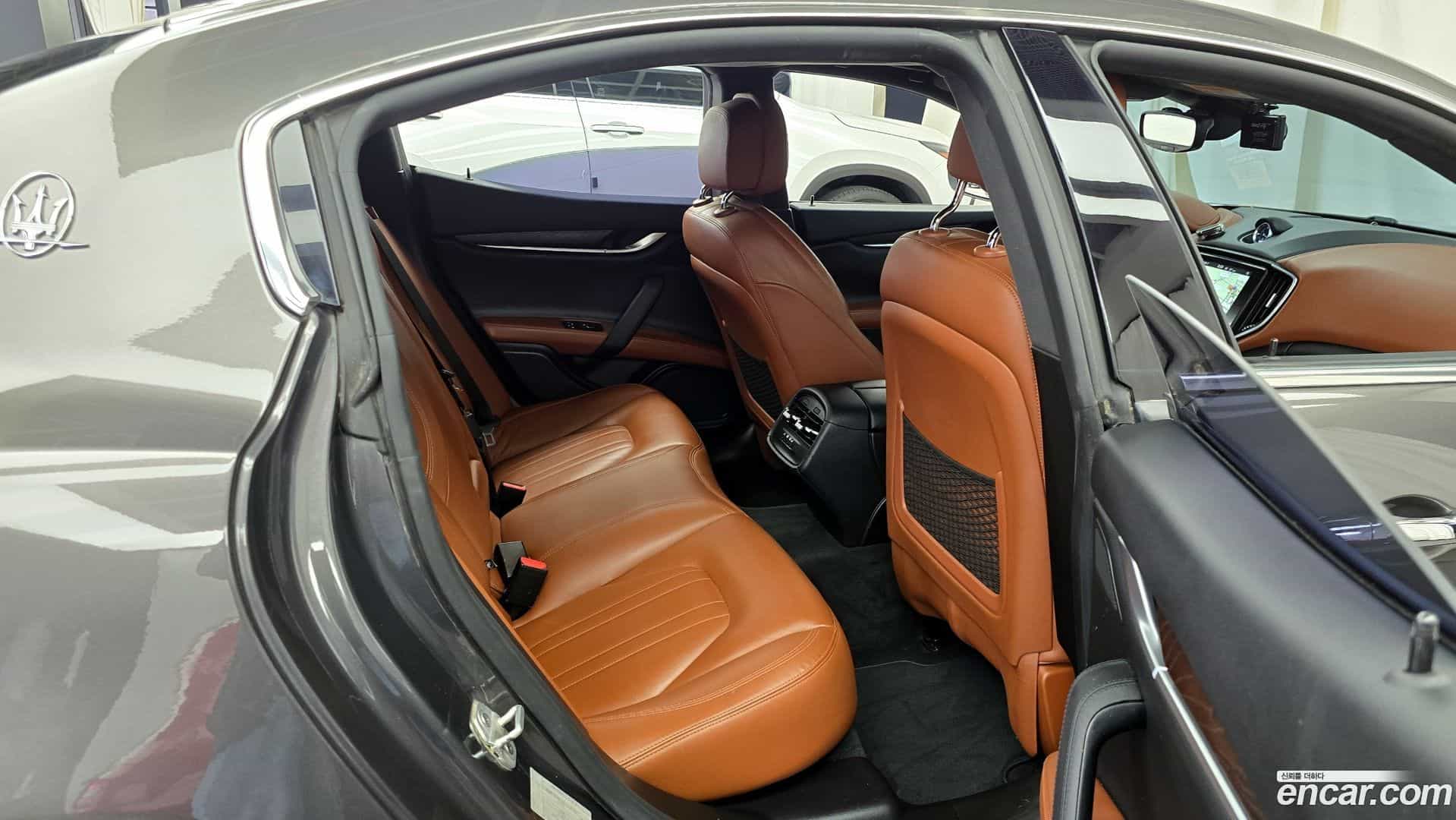 Ghibli Maserati 2017.7-OPTION-016