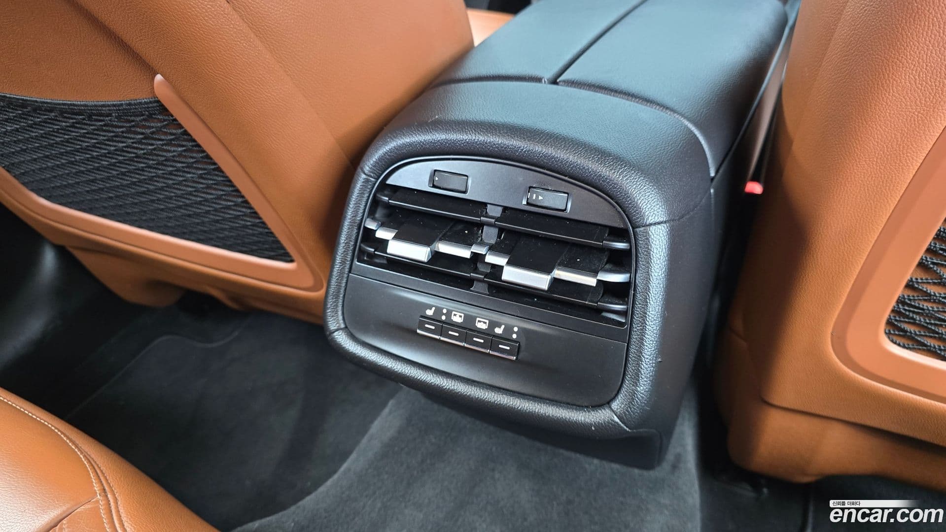 Main__Slider__Photo:Ghibli Maserati 2017.7-18