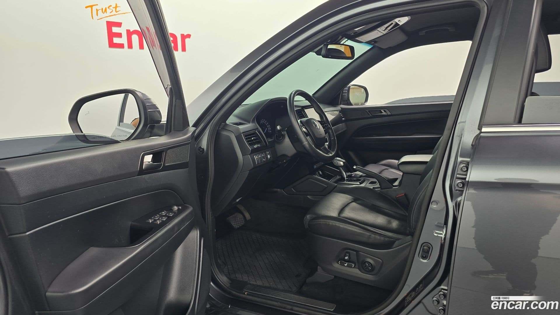 Main__Slider__Photo:Rexton KG_Mobility_Ssangyong 2020.2-9