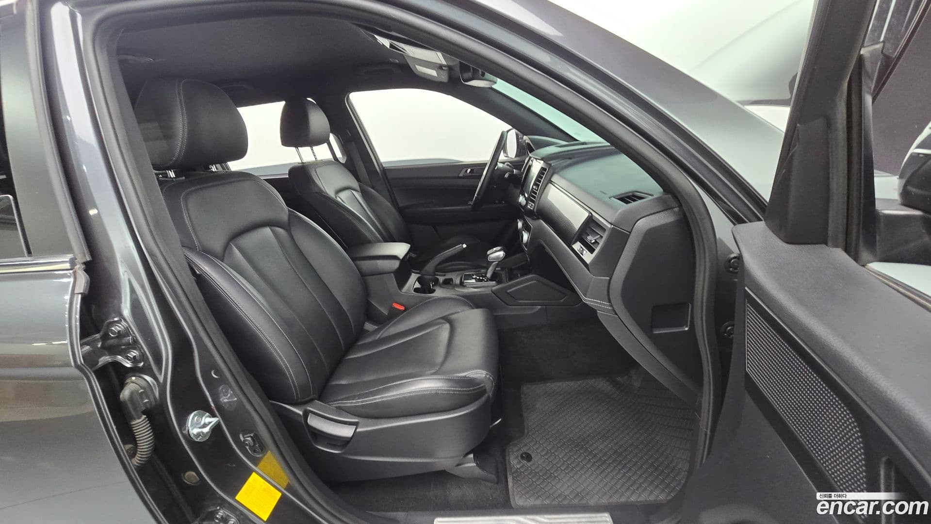 Main__Slider__Photo:Rexton KG_Mobility_Ssangyong 2020.2-10