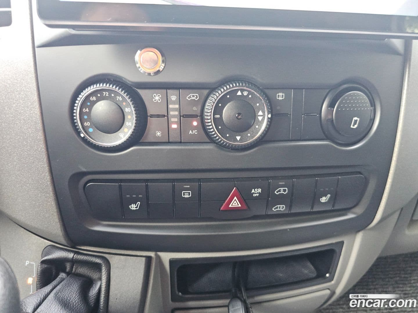 Main__Slider__Photo:Sprinter Mercedes-Benz 2015.11-15