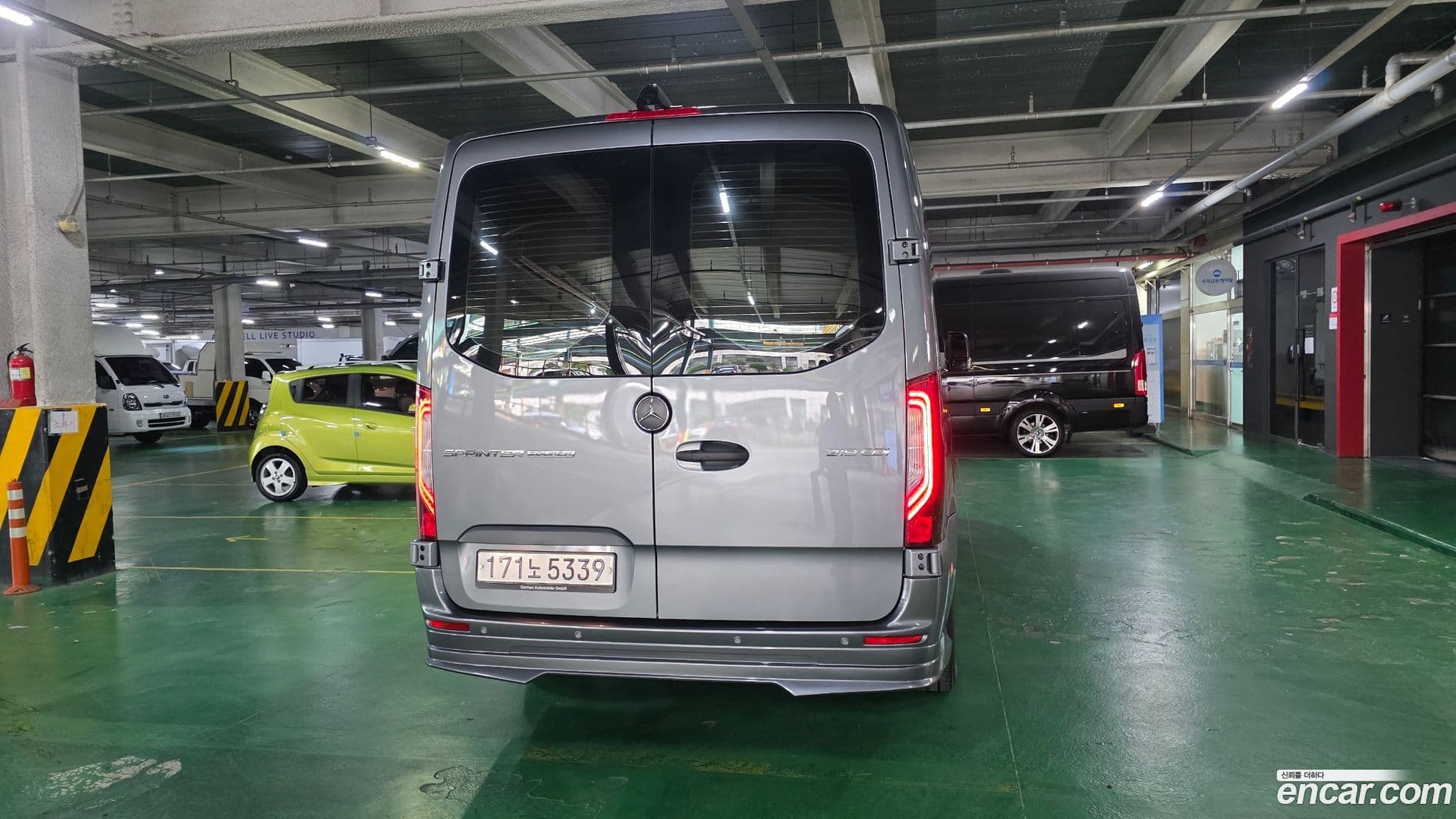 Main__Slider__Photo:Sprinter Mercedes-Benz 2020.6-3