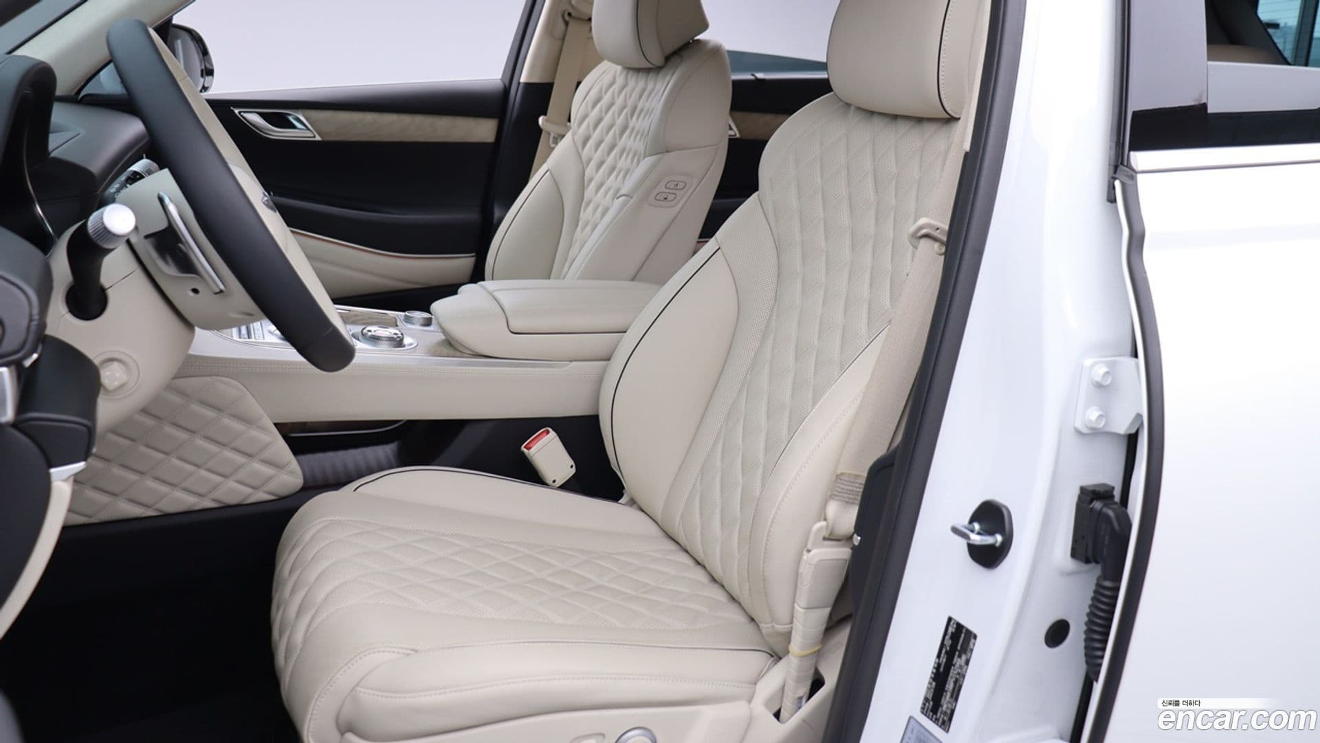 Main__Slider__Photo:GV80 Genesis 2023.3-9