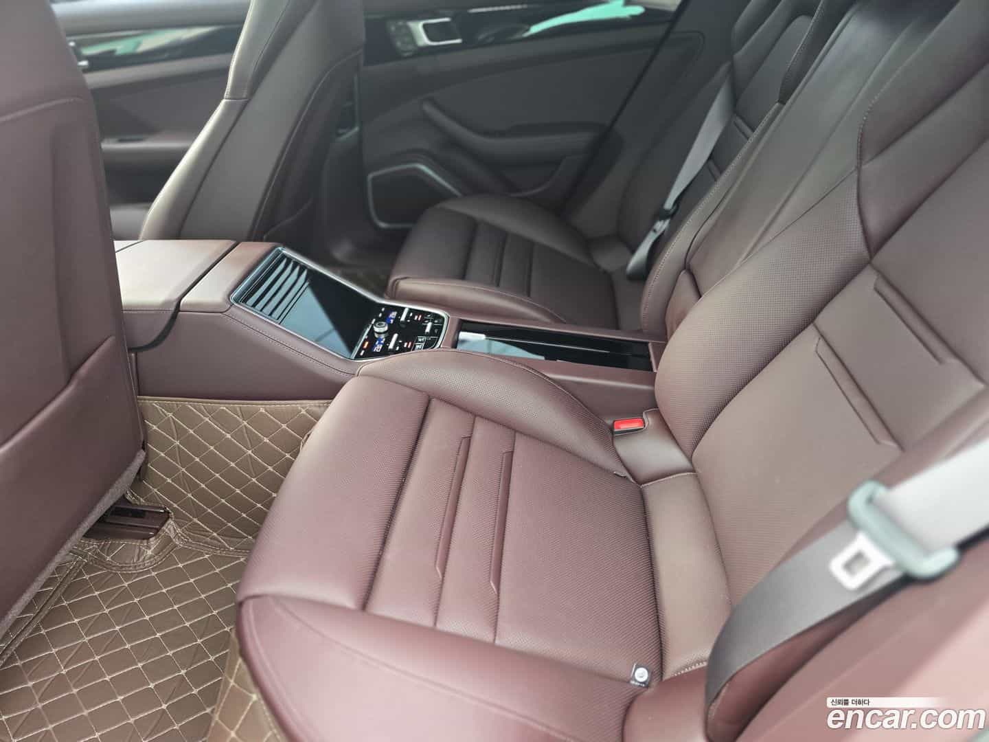 Panamera Porsche 2023.7-INNER-009