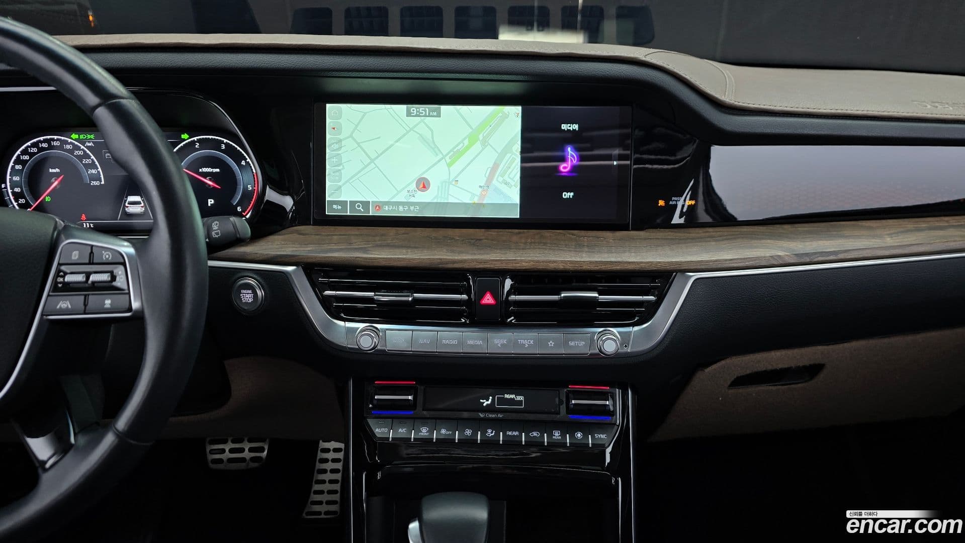 Main__Slider__Photo:Mohave Kia 2021.1-14