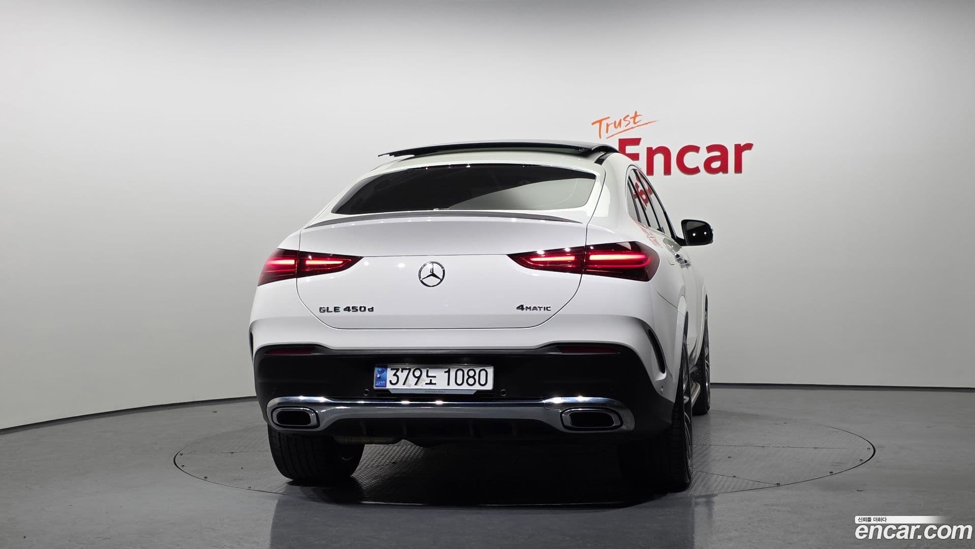 Main__Slider__Photo:GLE-Class Mercedes-Benz 2023.11-3