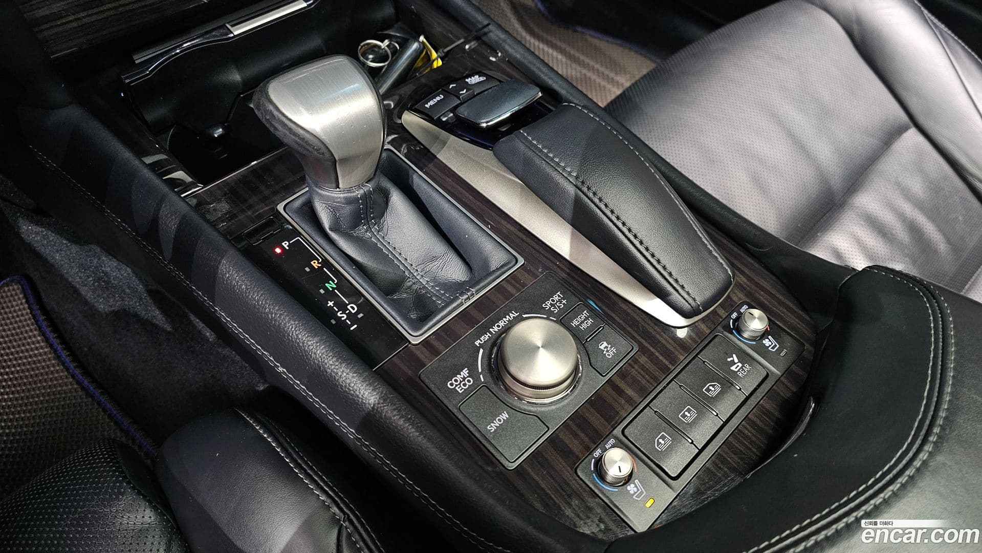 Main__Slider__Photo:LS Lexus 2014.1-8