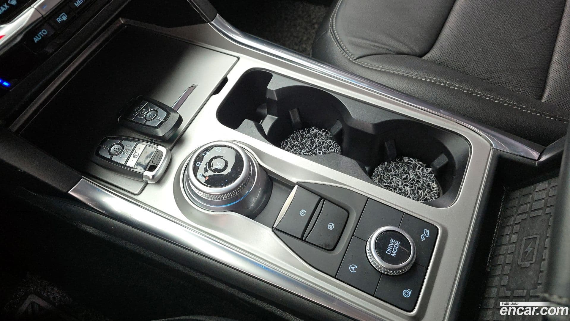 Main__Slider__Photo:Explorer Ford 2020.11-8