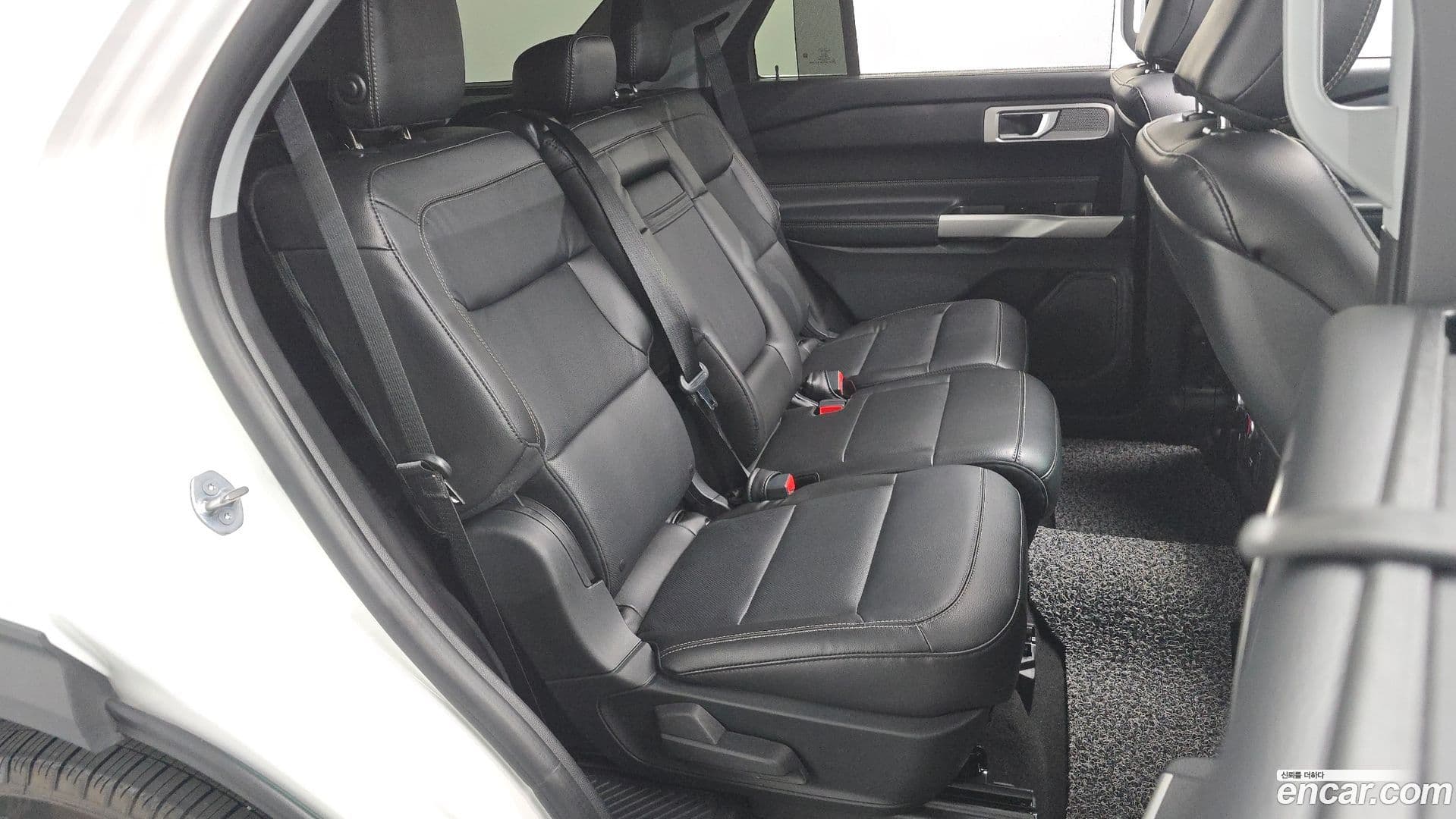 Main__Slider__Photo:Explorer Ford 2020.11-11