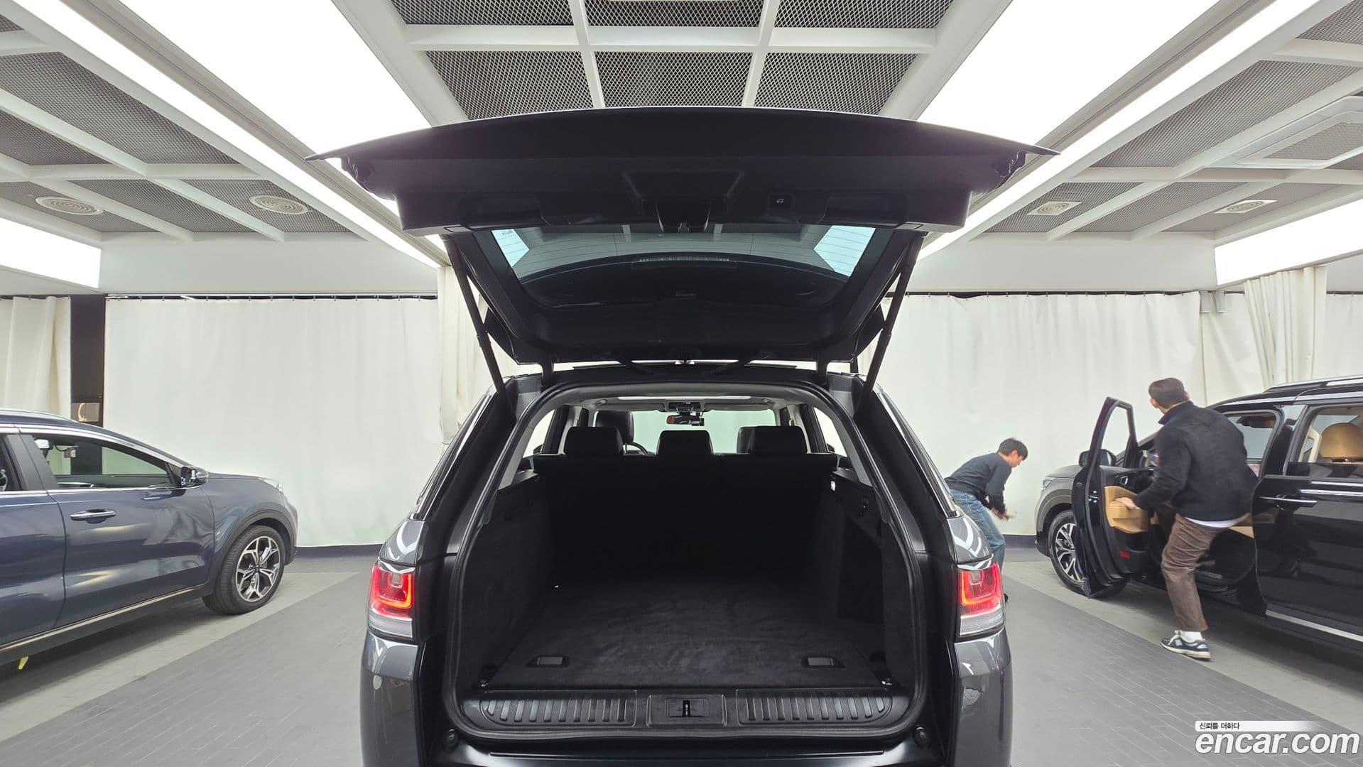 Main__Slider__Photo:Range Rover Sport Land Rover 2013.10-19