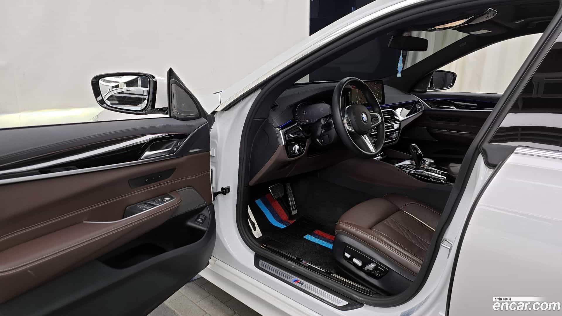 Gran Turismo BMW 2022.7-INNER-010