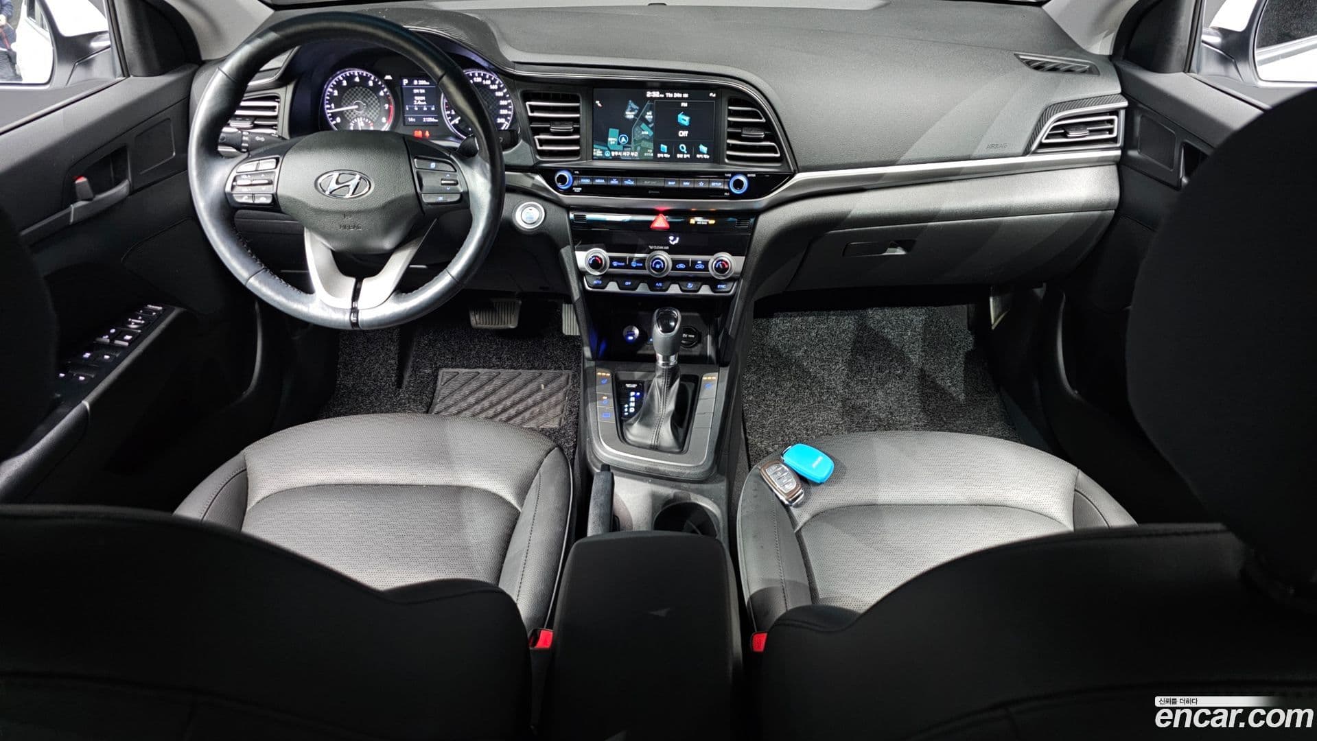 Main__Slider__Photo:AVANTE Hyundai 2019.4-6