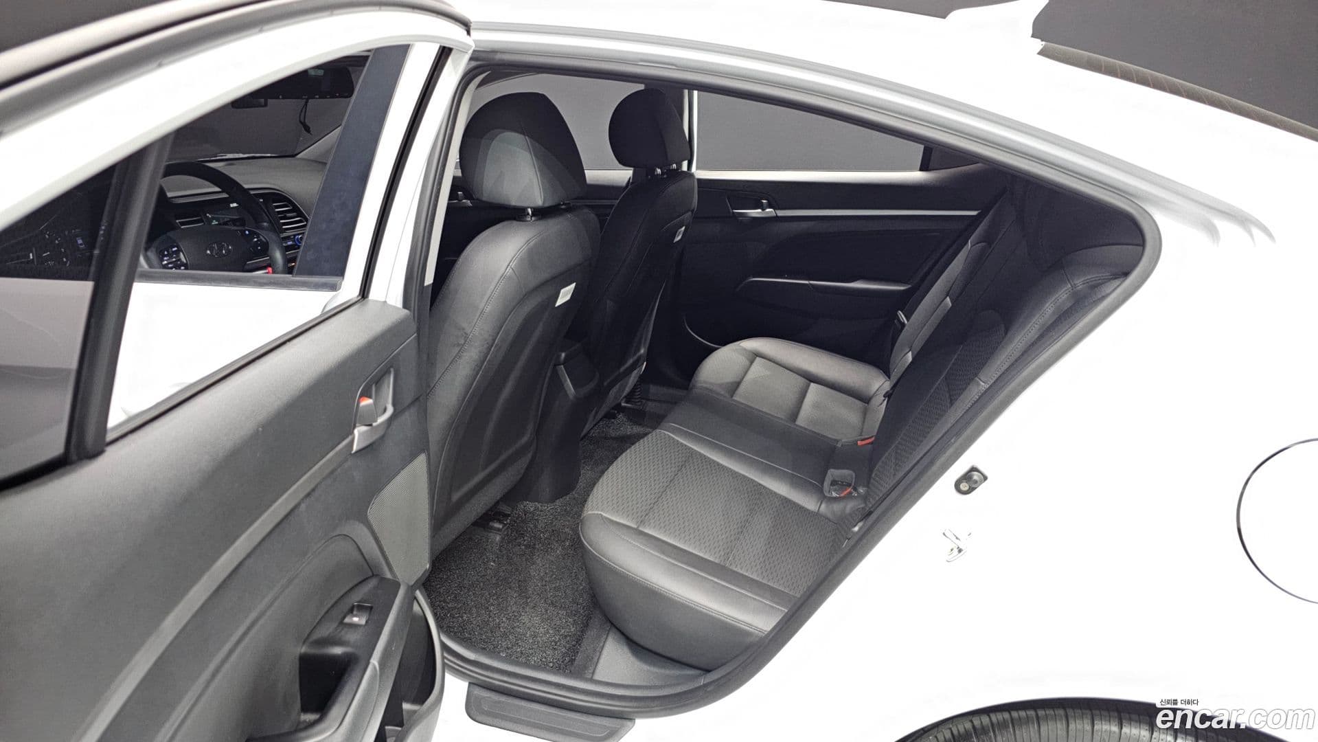 Main__Slider__Photo:AVANTE Hyundai 2019.4-11